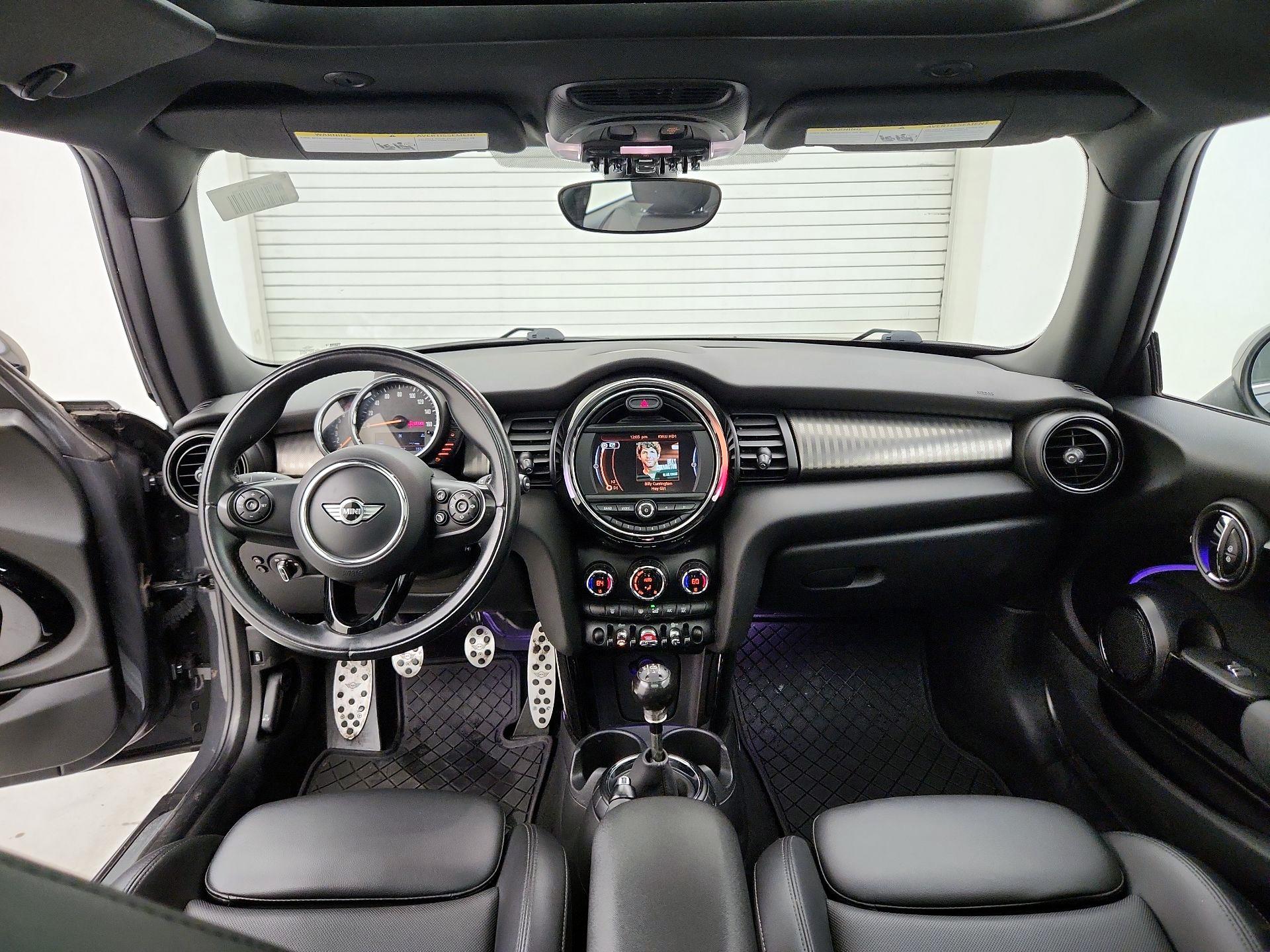 Thumbnail: 2016 MINI Cooper Hardtop - 9