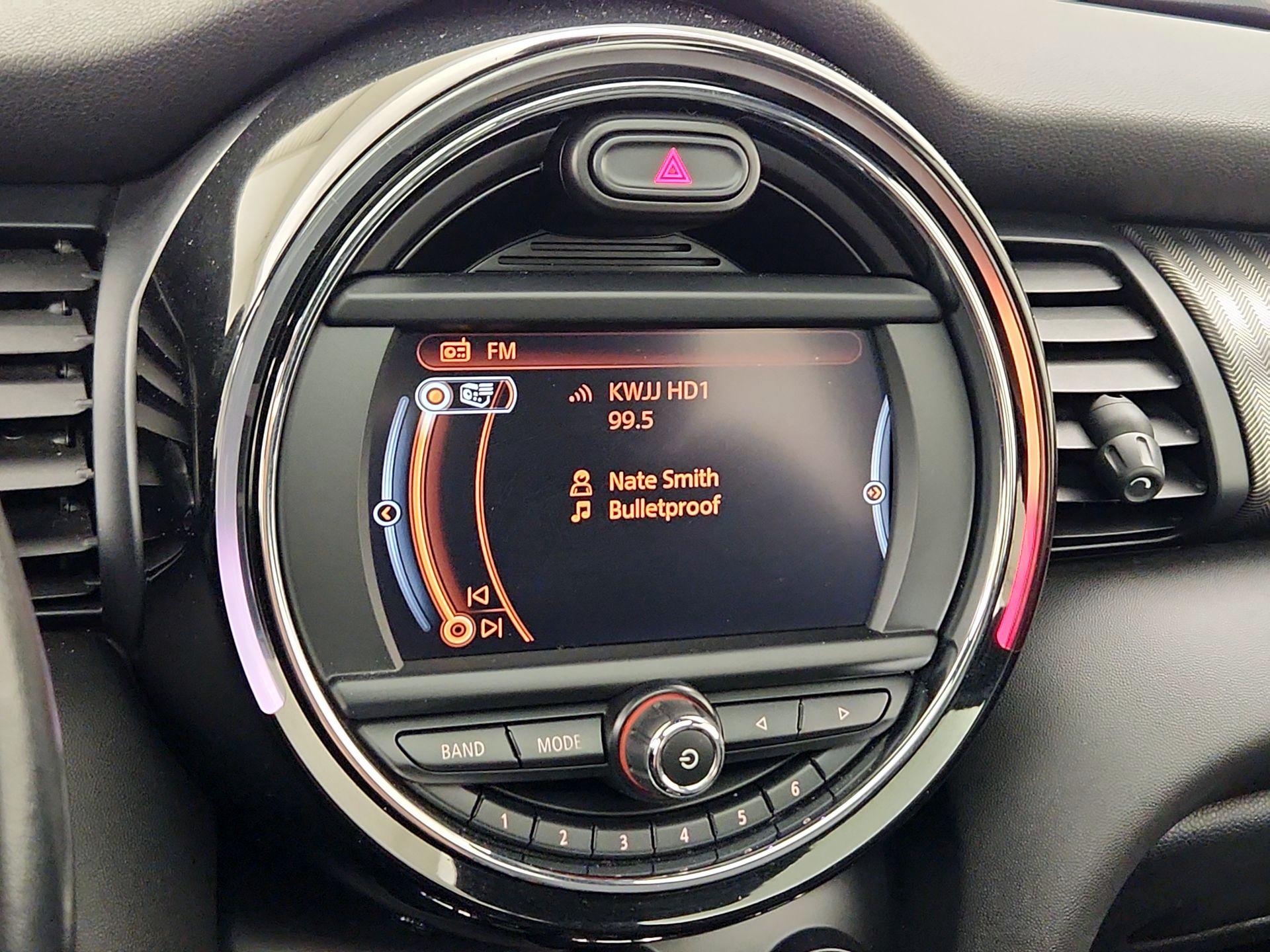 Thumbnail: 2016 MINI Cooper Hardtop - 14