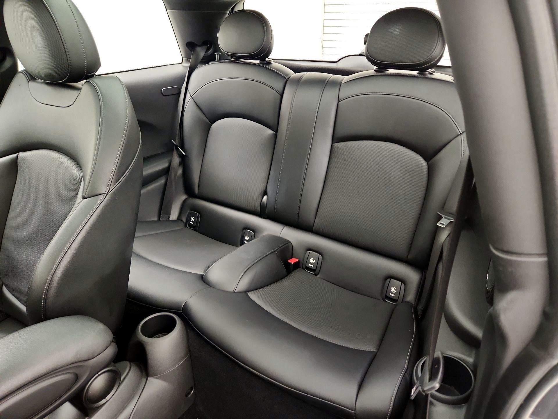 Thumbnail: 2016 MINI Cooper Hardtop - 19