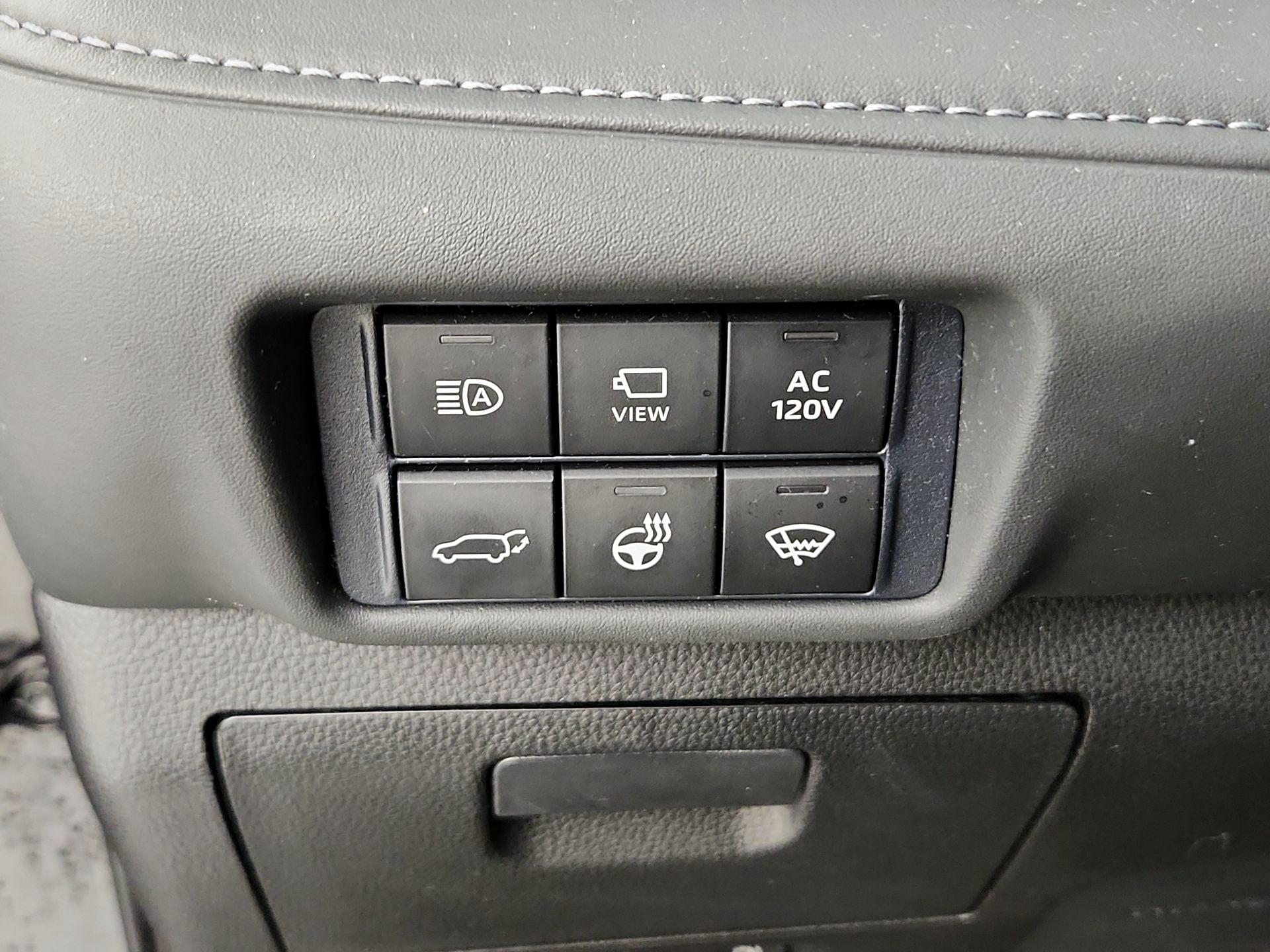 Thumbnail: 2021 Toyota Highlander - 13