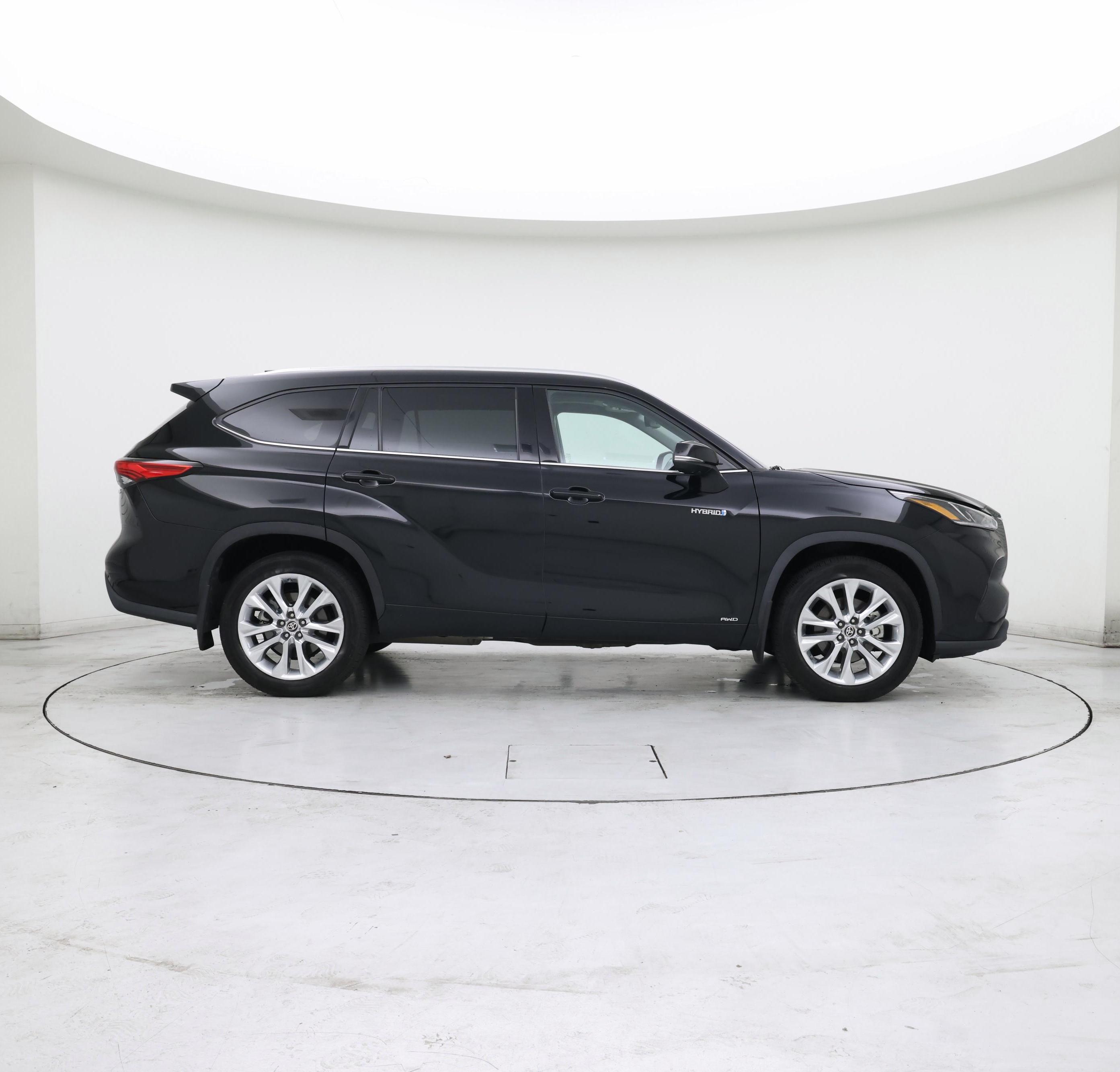 Thumbnail: 2021 Toyota Highlander - 7