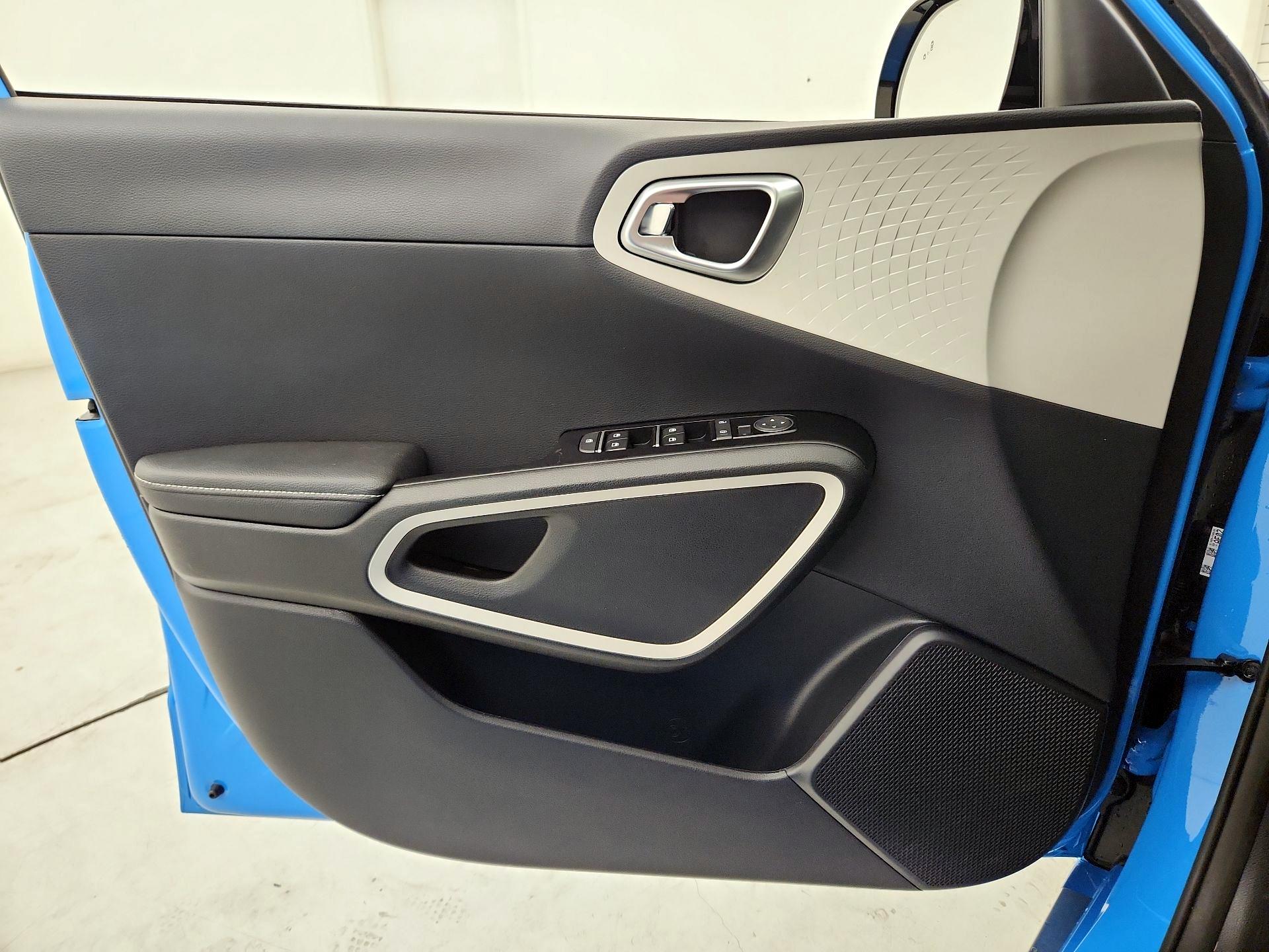 Thumbnail: 2023 Kia Soul - 12