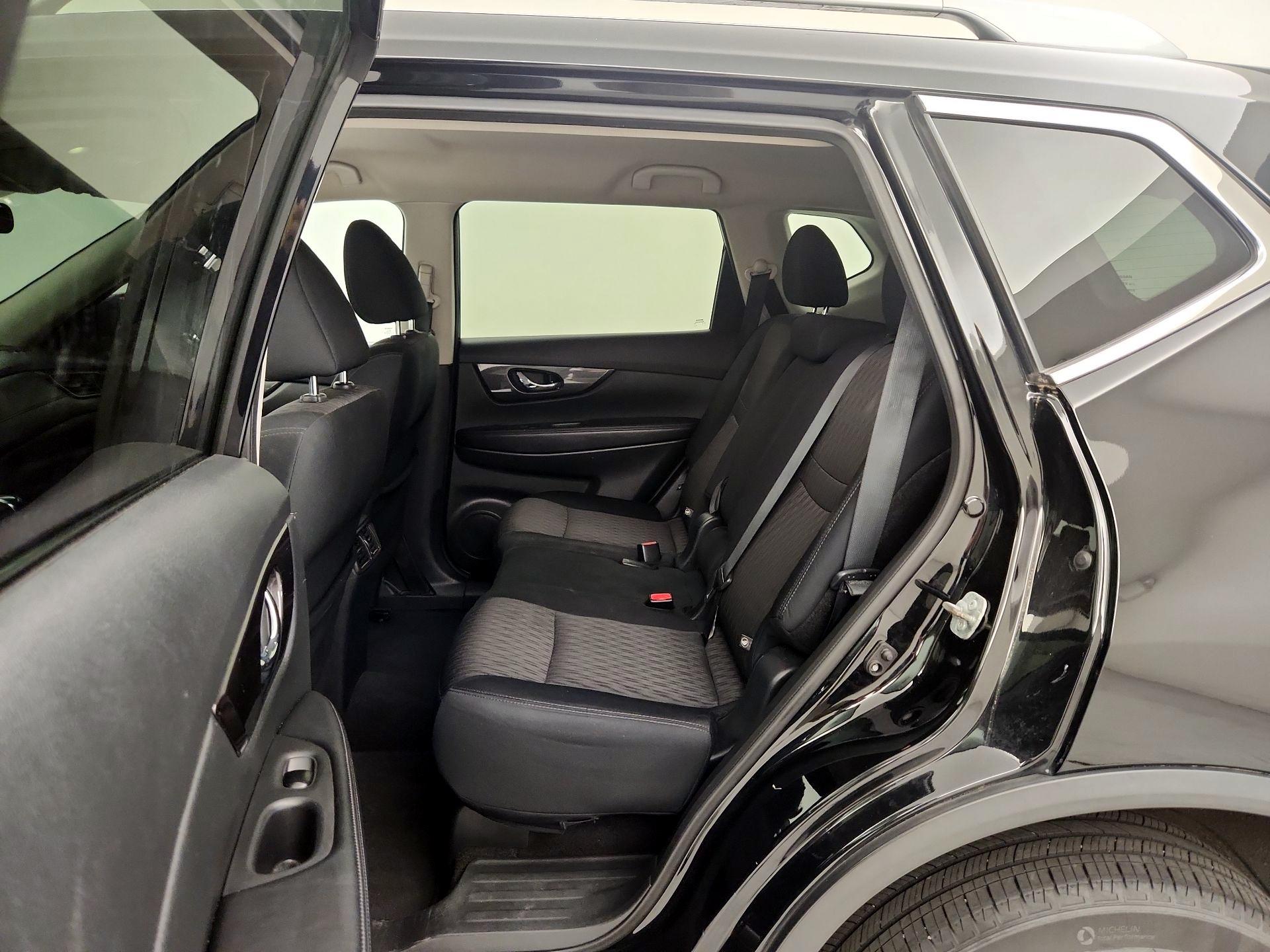 Thumbnail: 2018 Nissan Rogue - 20