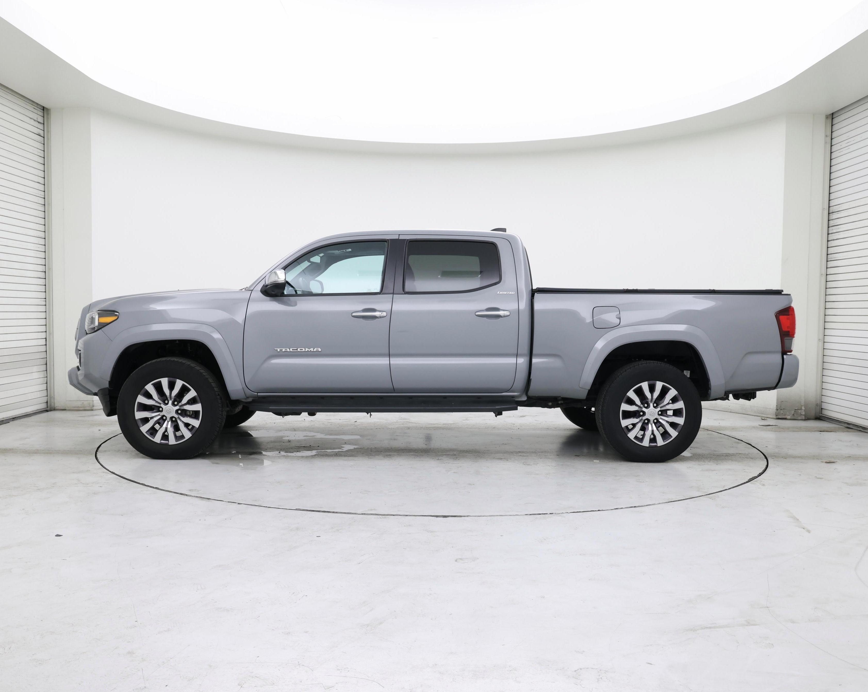 Thumbnail: 2021 Toyota Tacoma - 3