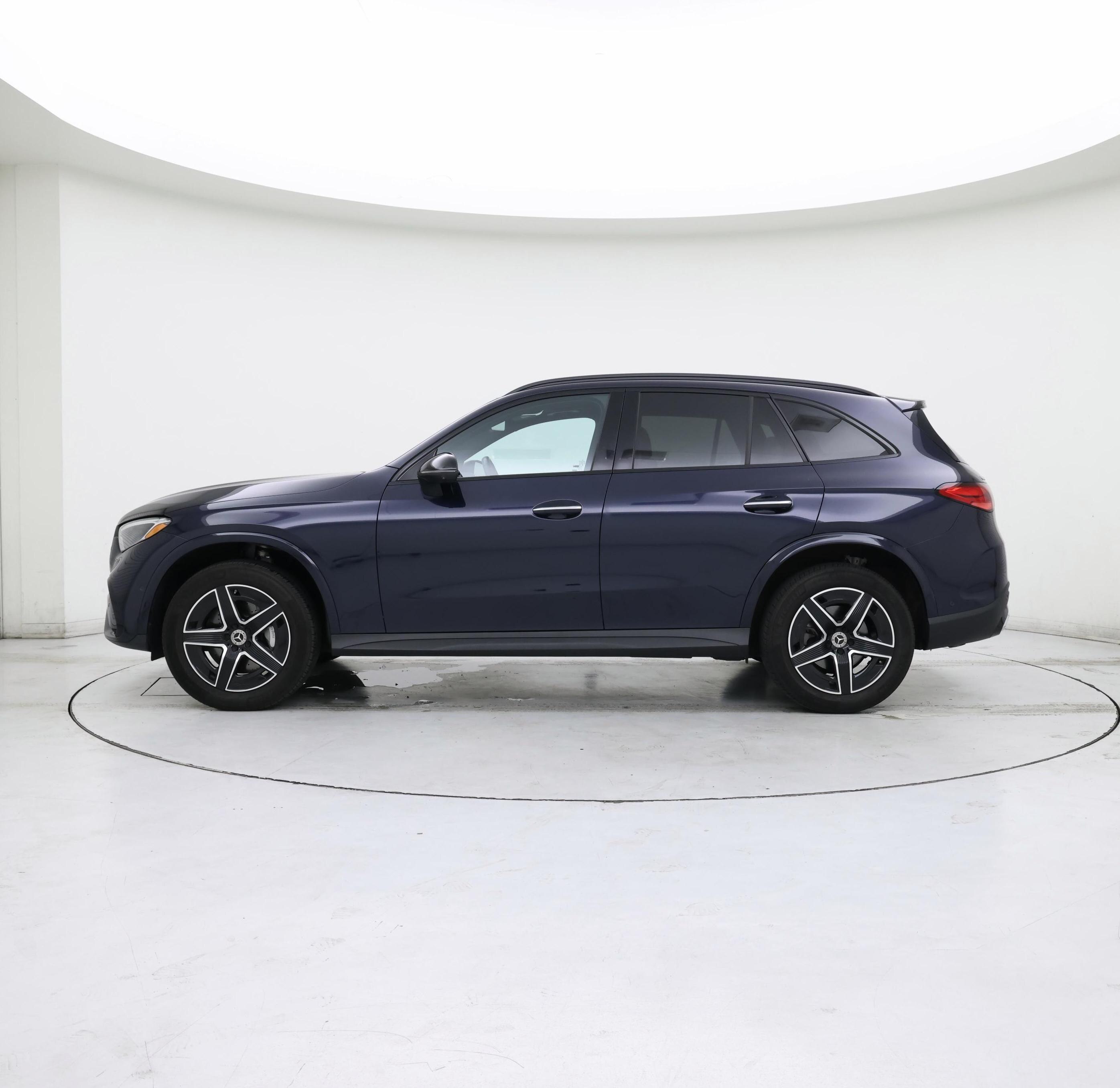 Thumbnail: 2023 Mercedes-Benz GLC - 3