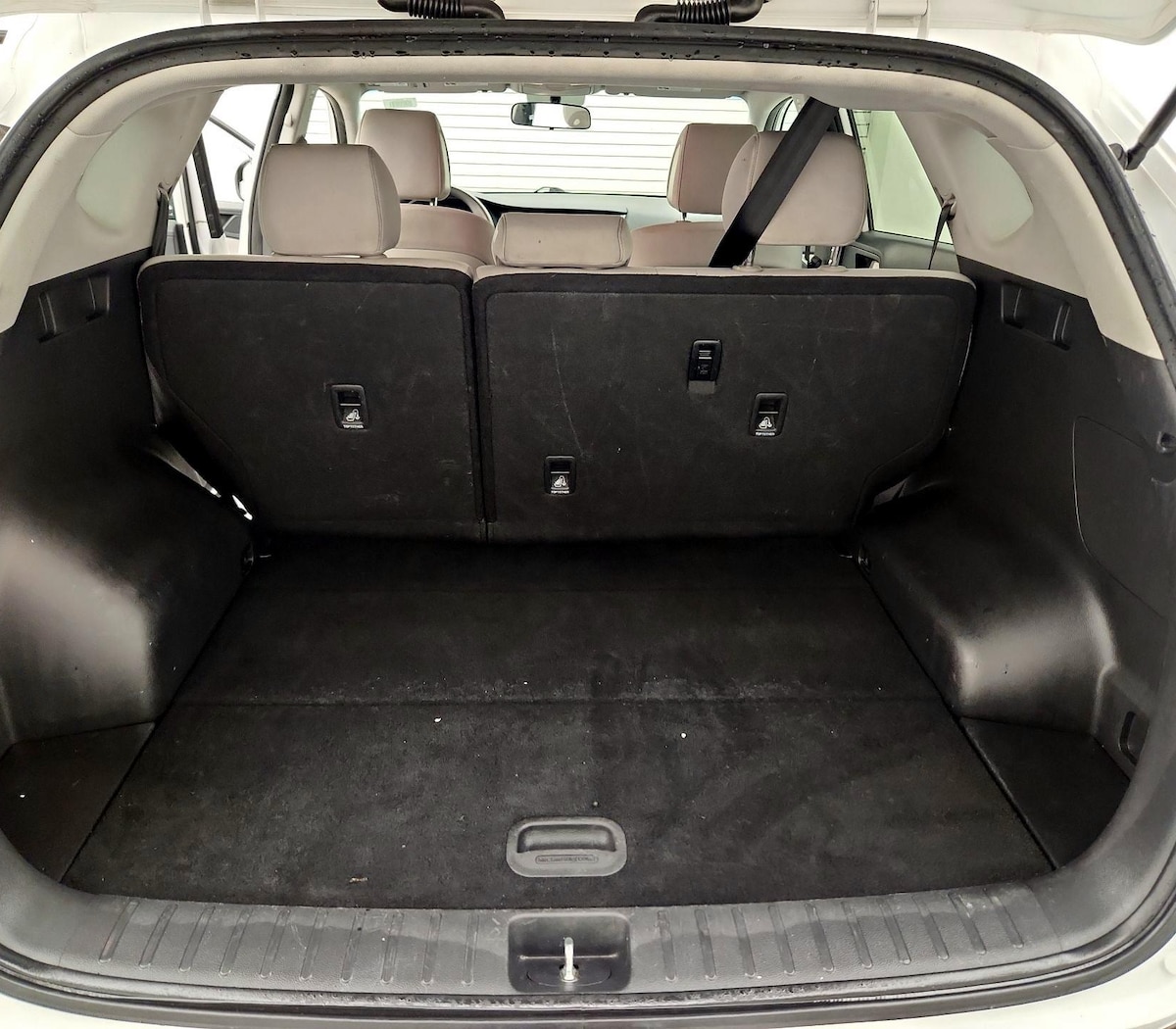 Trunk/Cargo (Seats Up)