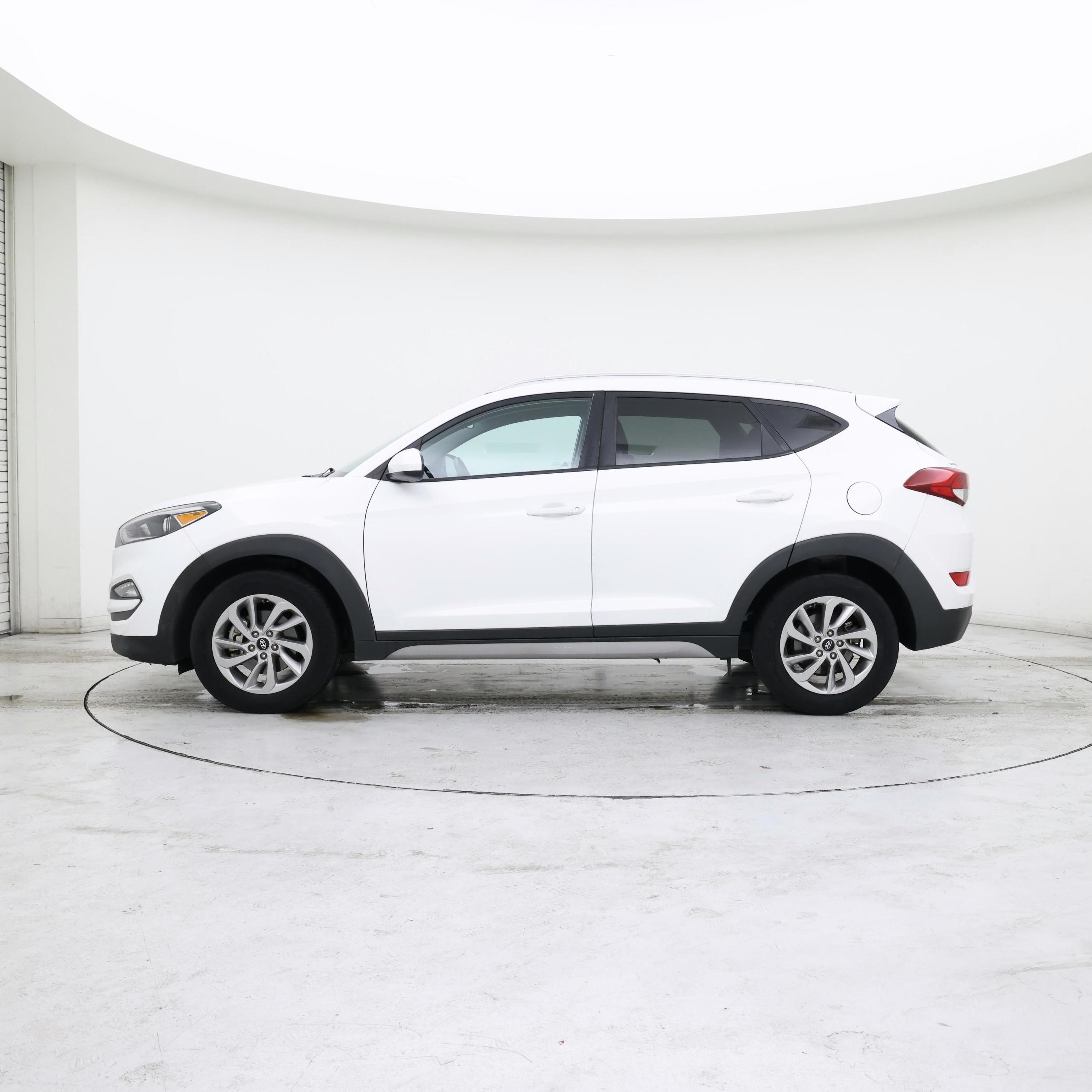 Thumbnail: 2018 Hyundai Tucson - 3