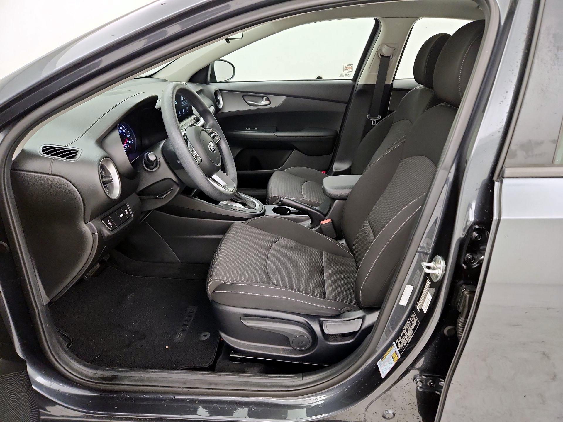 Thumbnail: 2019 Kia Forte - 11