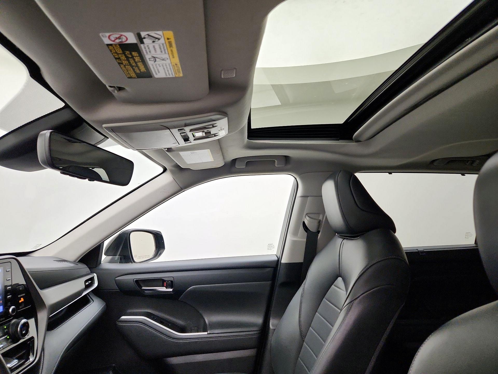 Thumbnail: 2022 Toyota Highlander - 19