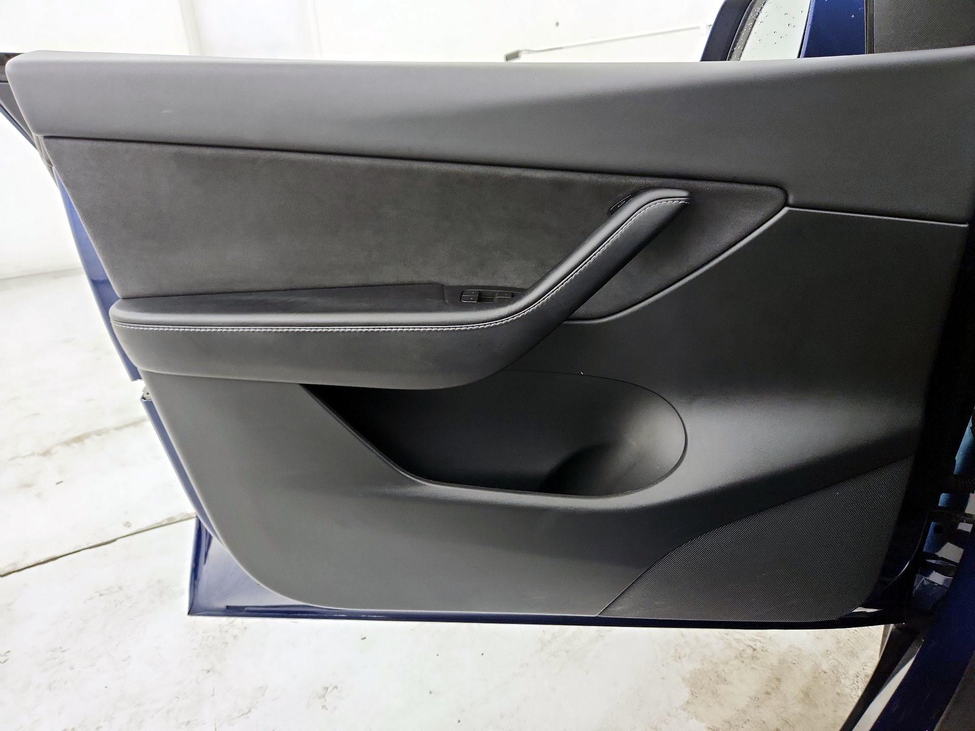 Thumbnail: 2022 Tesla Model Y - 12