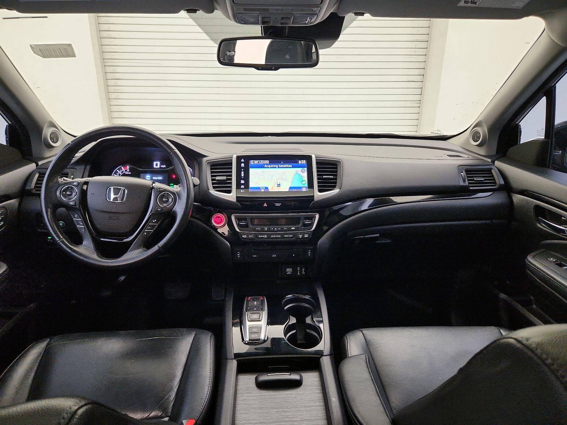 Thumbnail: 2017 Honda Pilot - 9