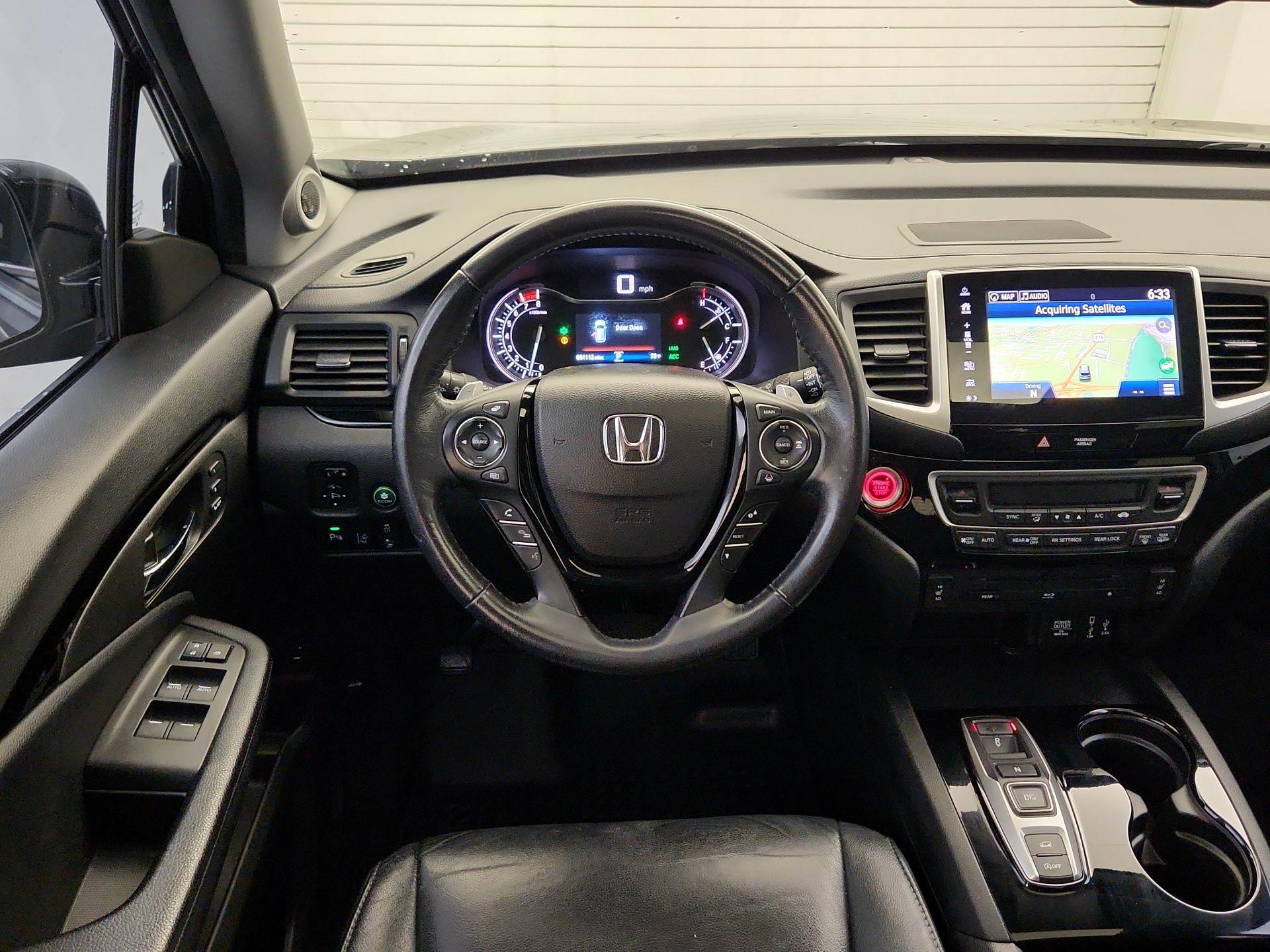 Thumbnail: 2017 Honda Pilot - 10