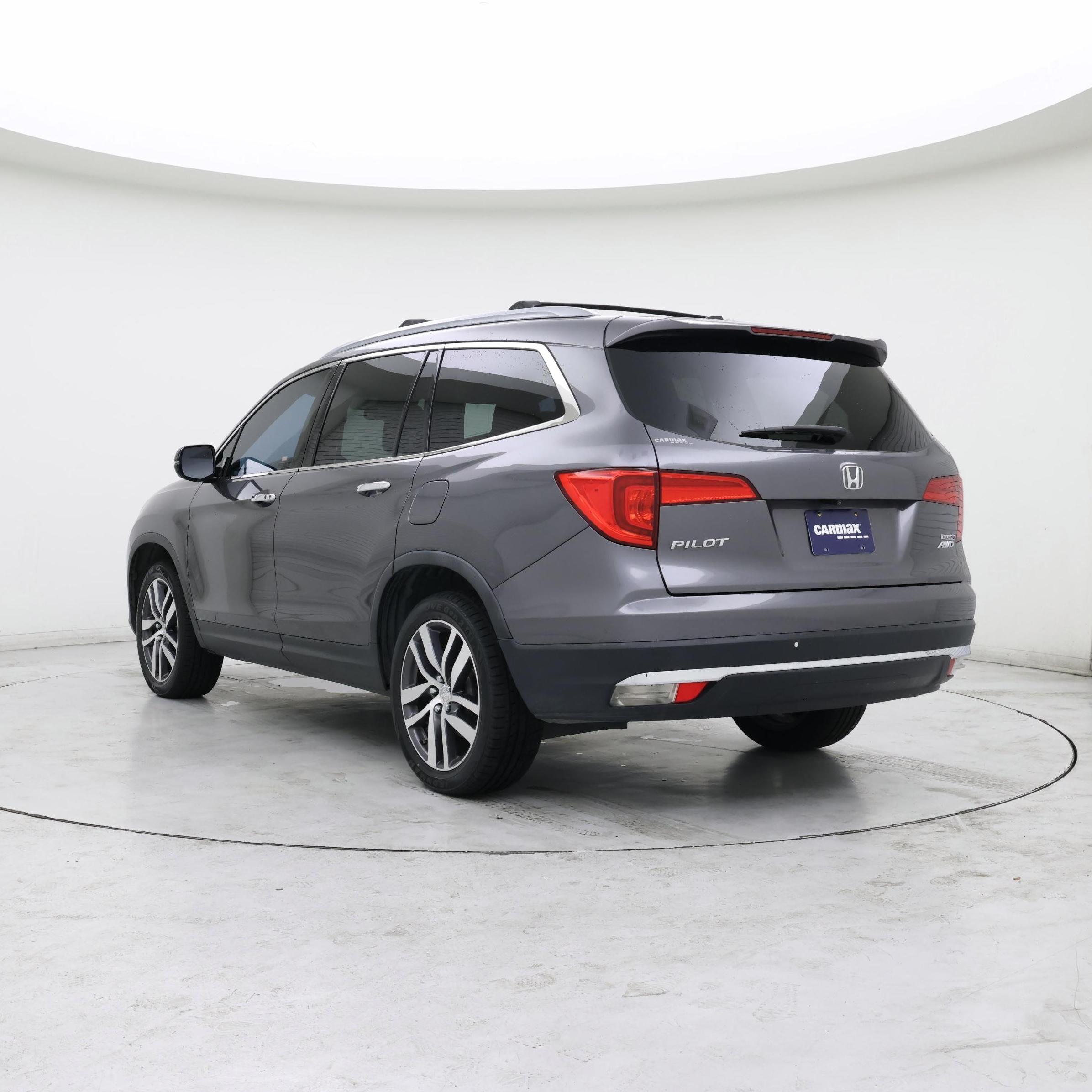 Thumbnail: 2017 Honda Pilot - 2