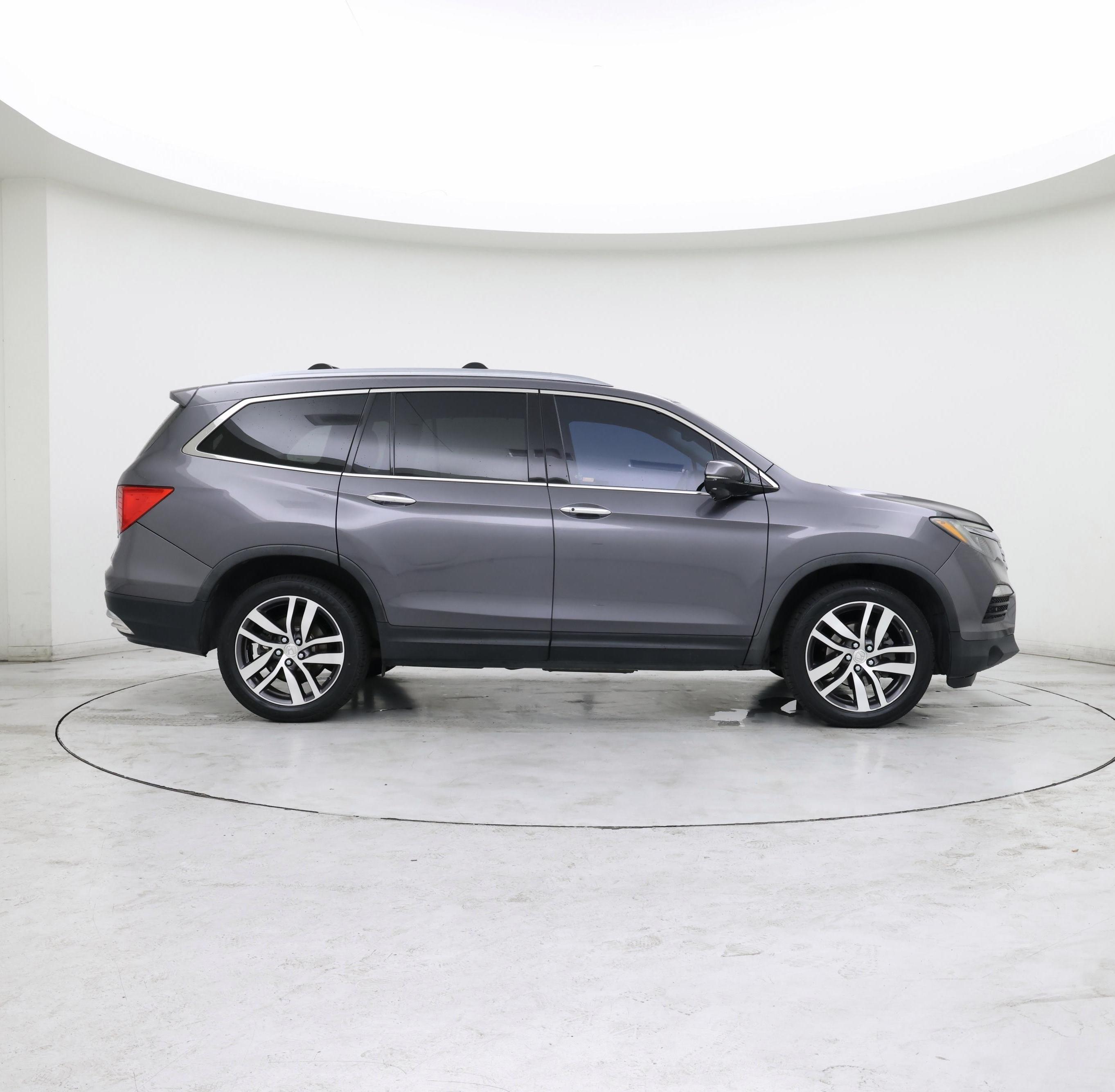 Thumbnail: 2017 Honda Pilot - 7