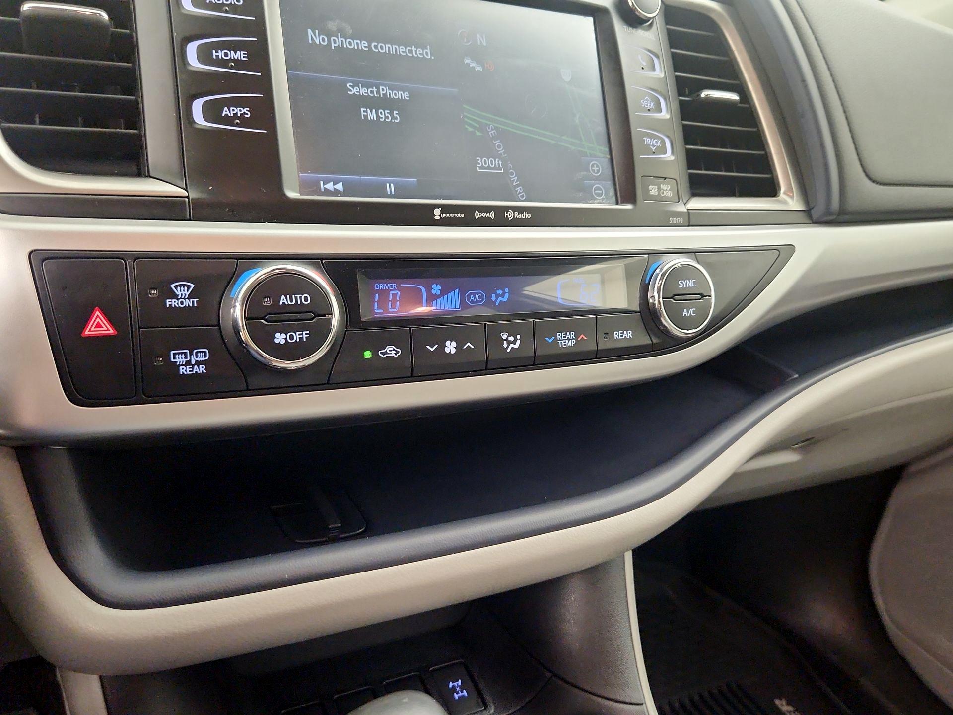 Thumbnail: 2018 Toyota Highlander - 16