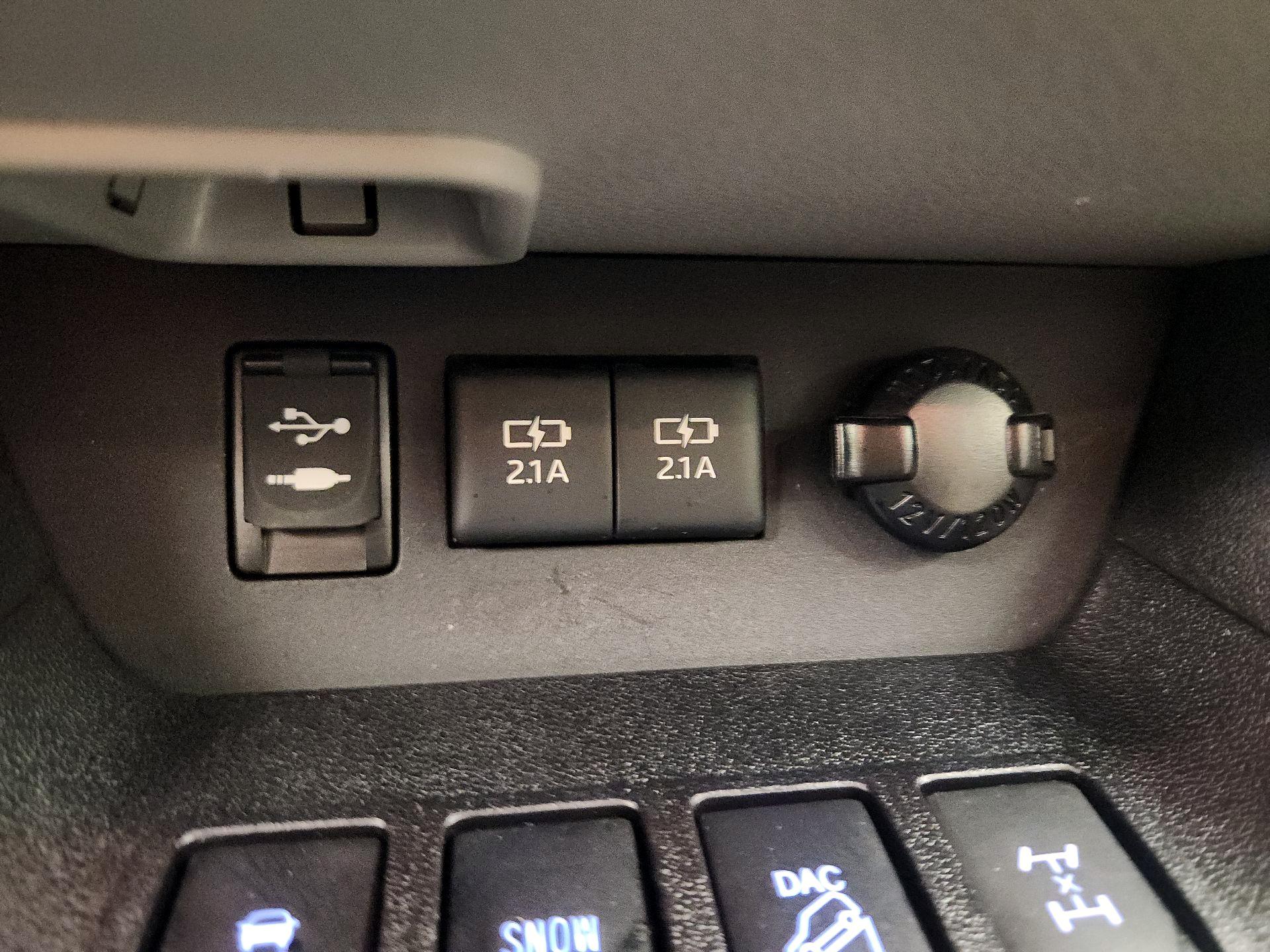 Thumbnail: 2018 Toyota Highlander - 18