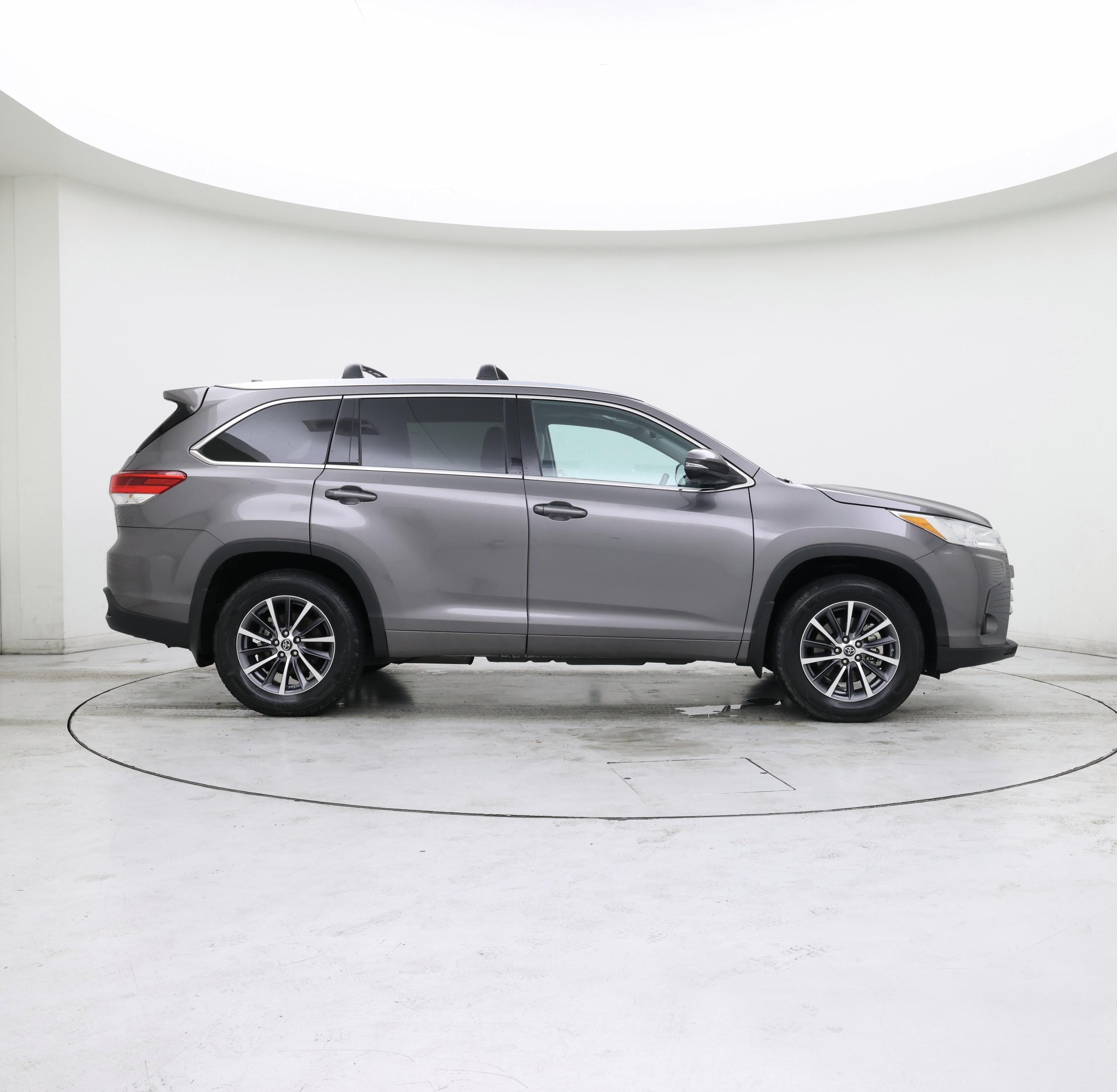 Thumbnail: 2018 Toyota Highlander - 7