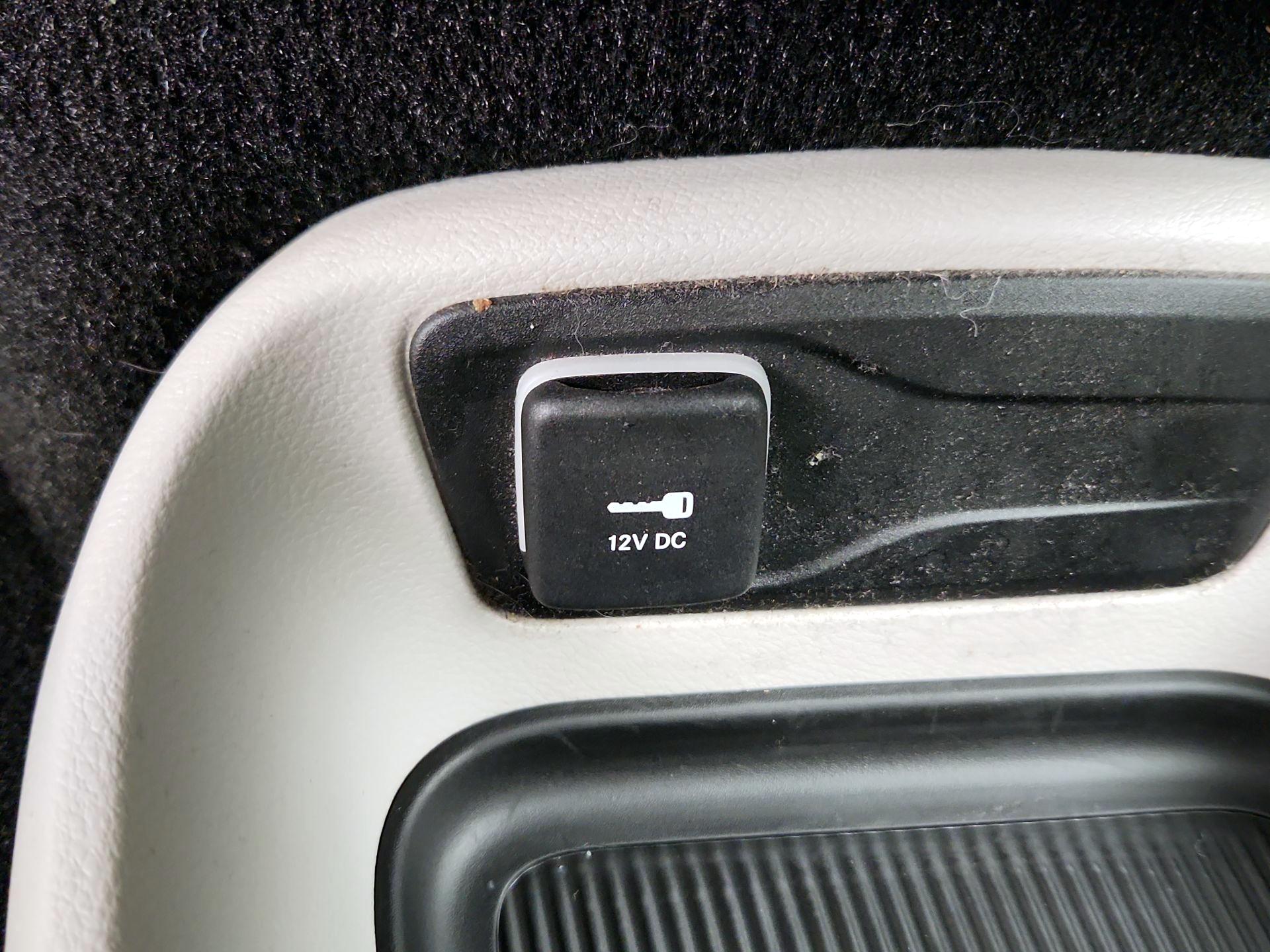 Thumbnail: 2017 Chrysler Pacifica - 18