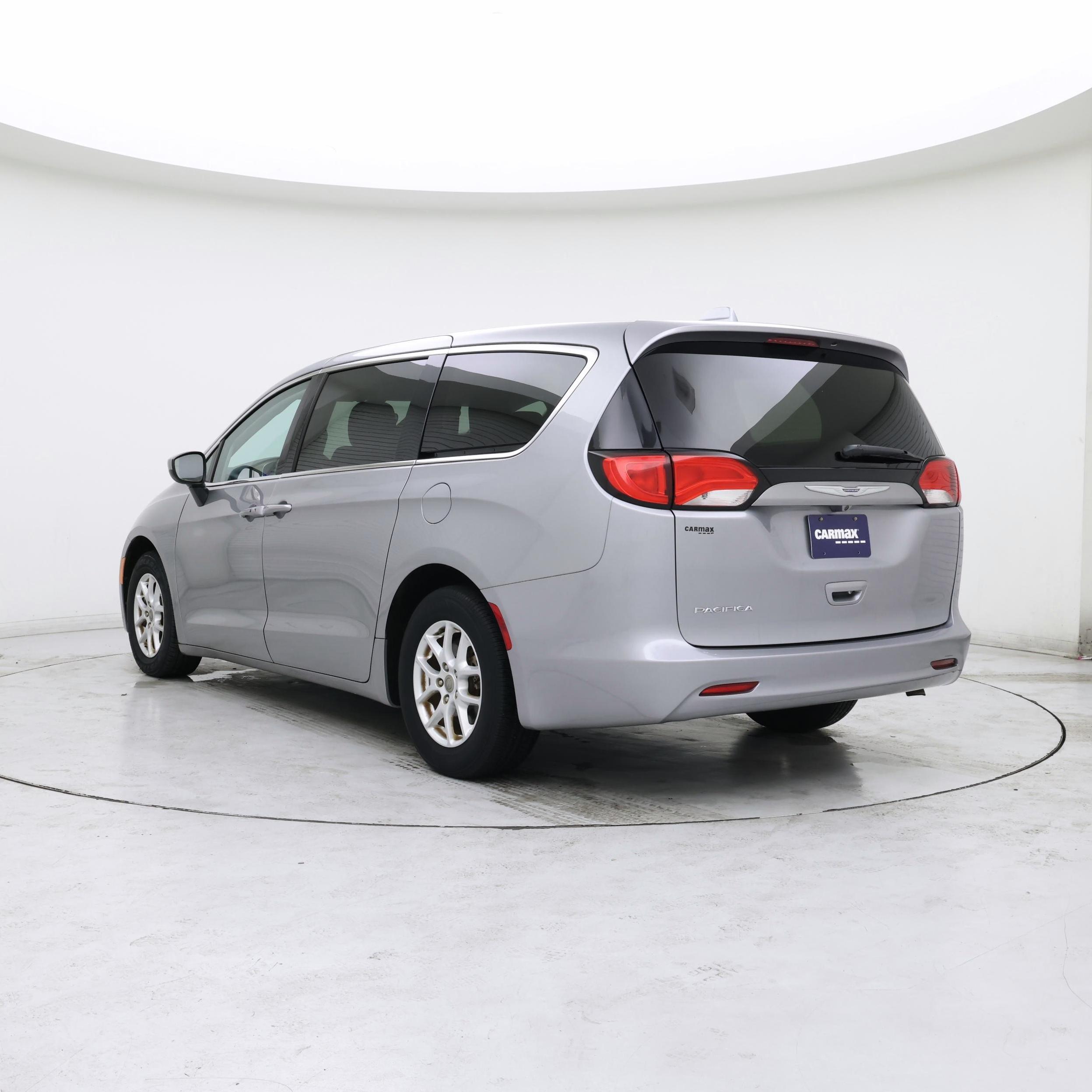 Thumbnail: 2017 Chrysler Pacifica - 2