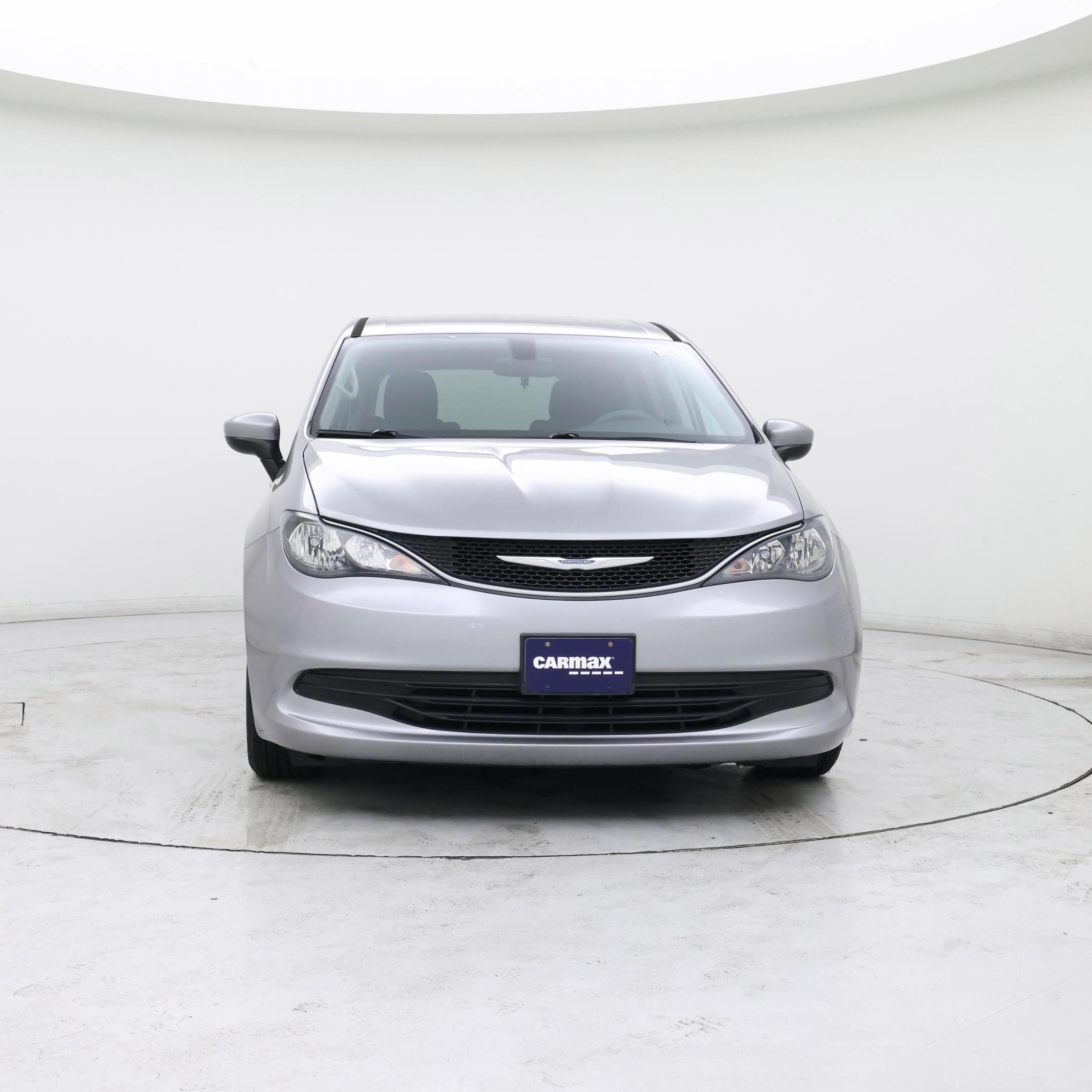 Thumbnail: 2017 Chrysler Pacifica - 5