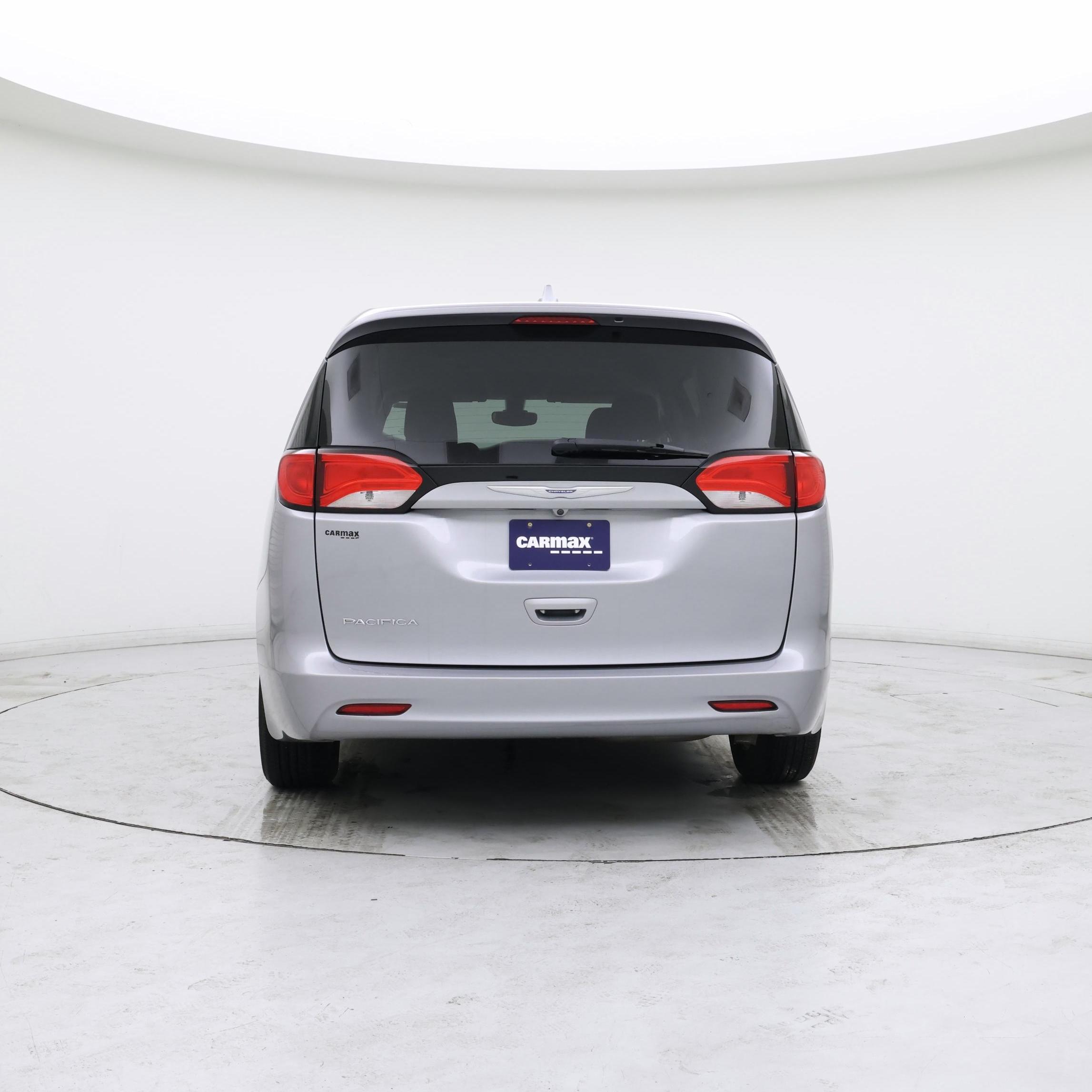 Thumbnail: 2017 Chrysler Pacifica - 6