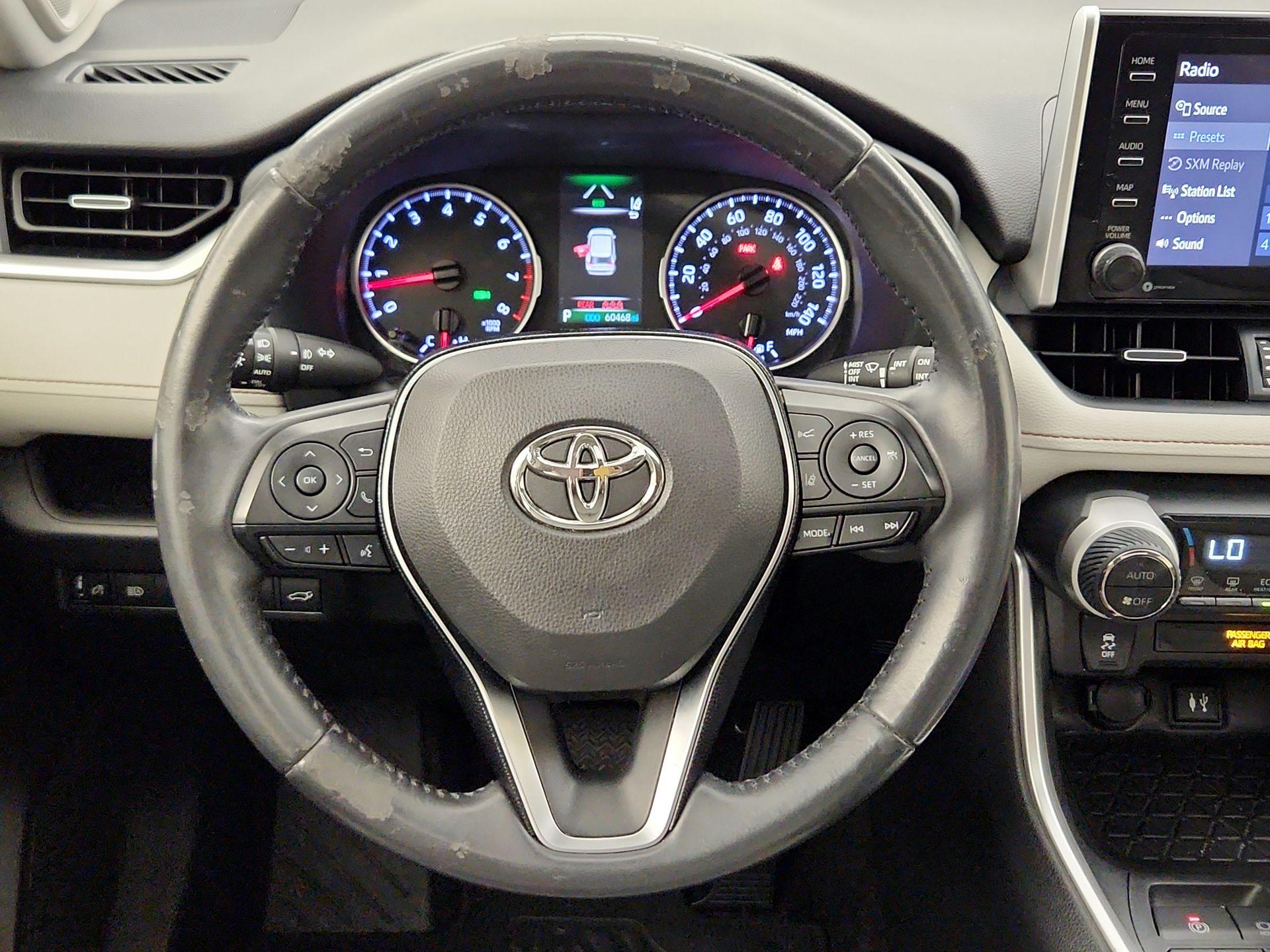 Thumbnail: 2019 Toyota RAV4 - 10