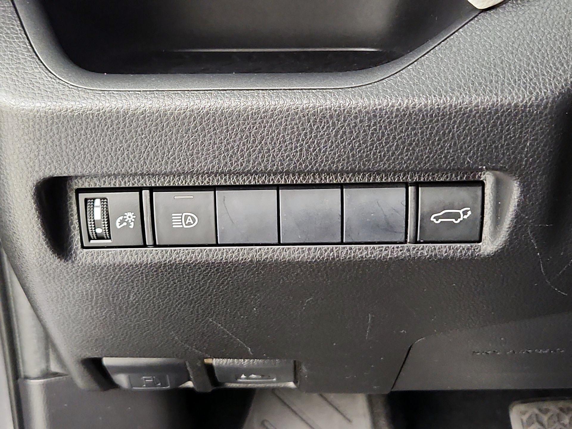 Thumbnail: 2019 Toyota RAV4 - 13