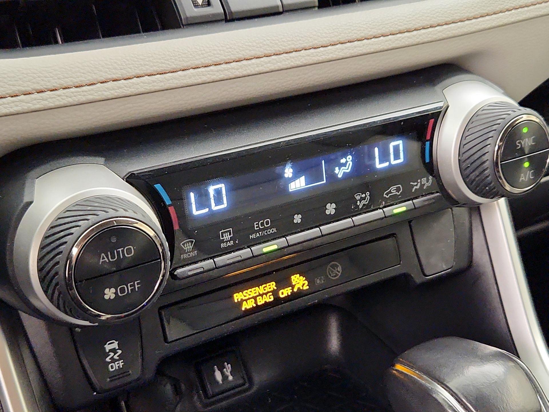 Thumbnail: 2019 Toyota RAV4 - 16