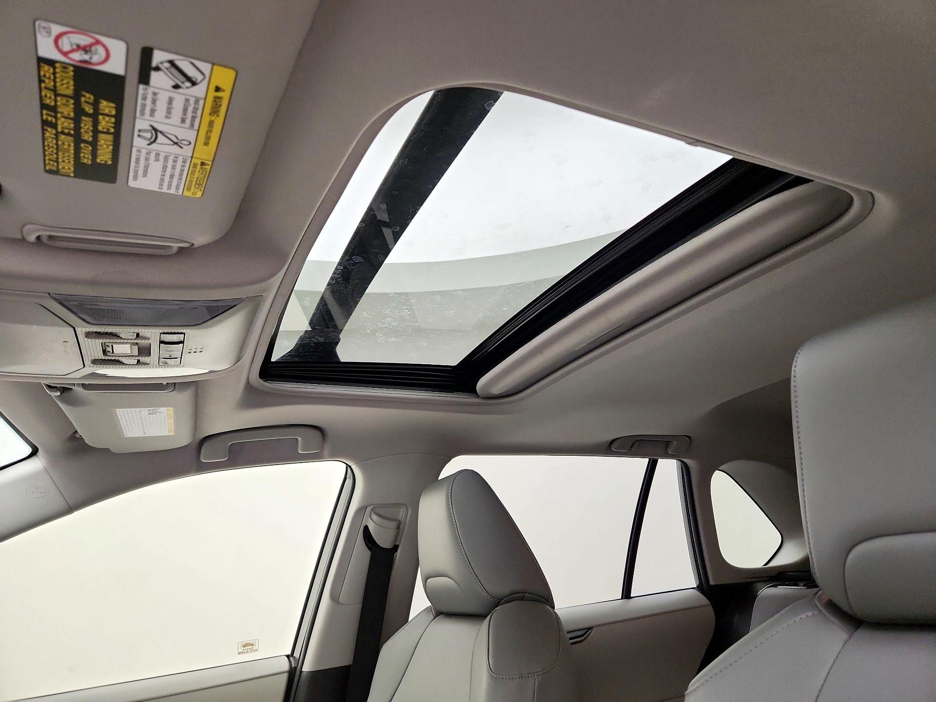 Thumbnail: 2019 Toyota RAV4 - 19