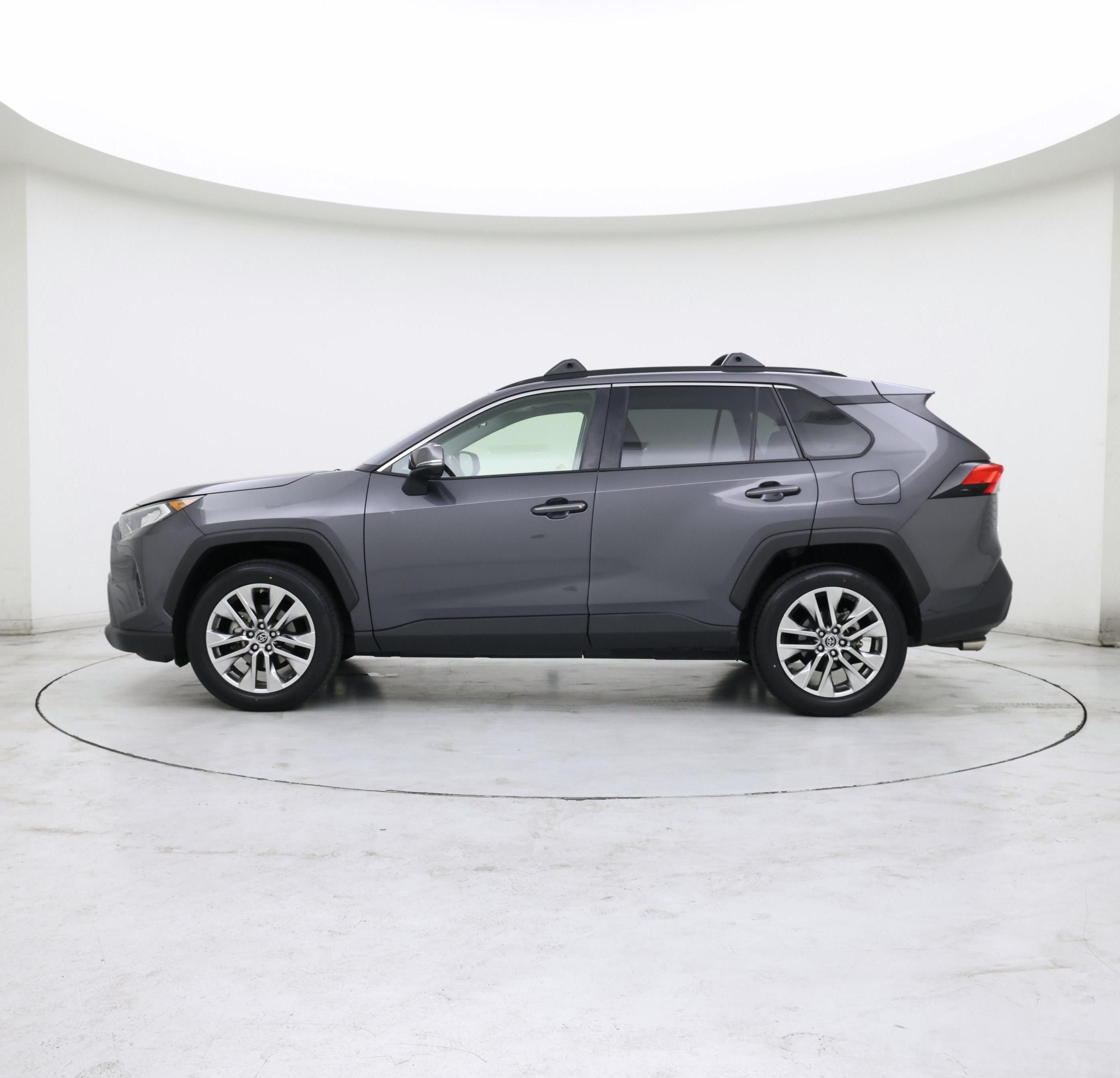 Thumbnail: 2019 Toyota RAV4 - 3