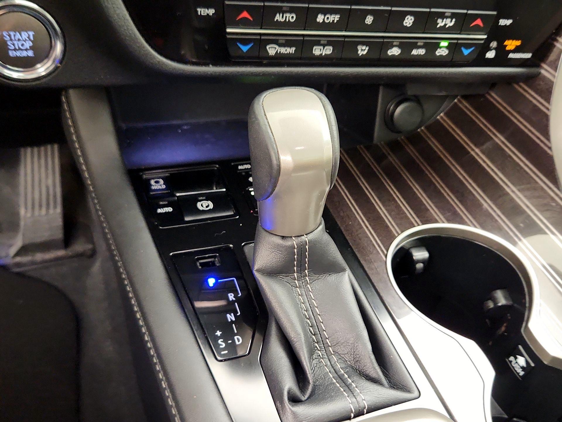 Thumbnail: 2016 Lexus RX - 18