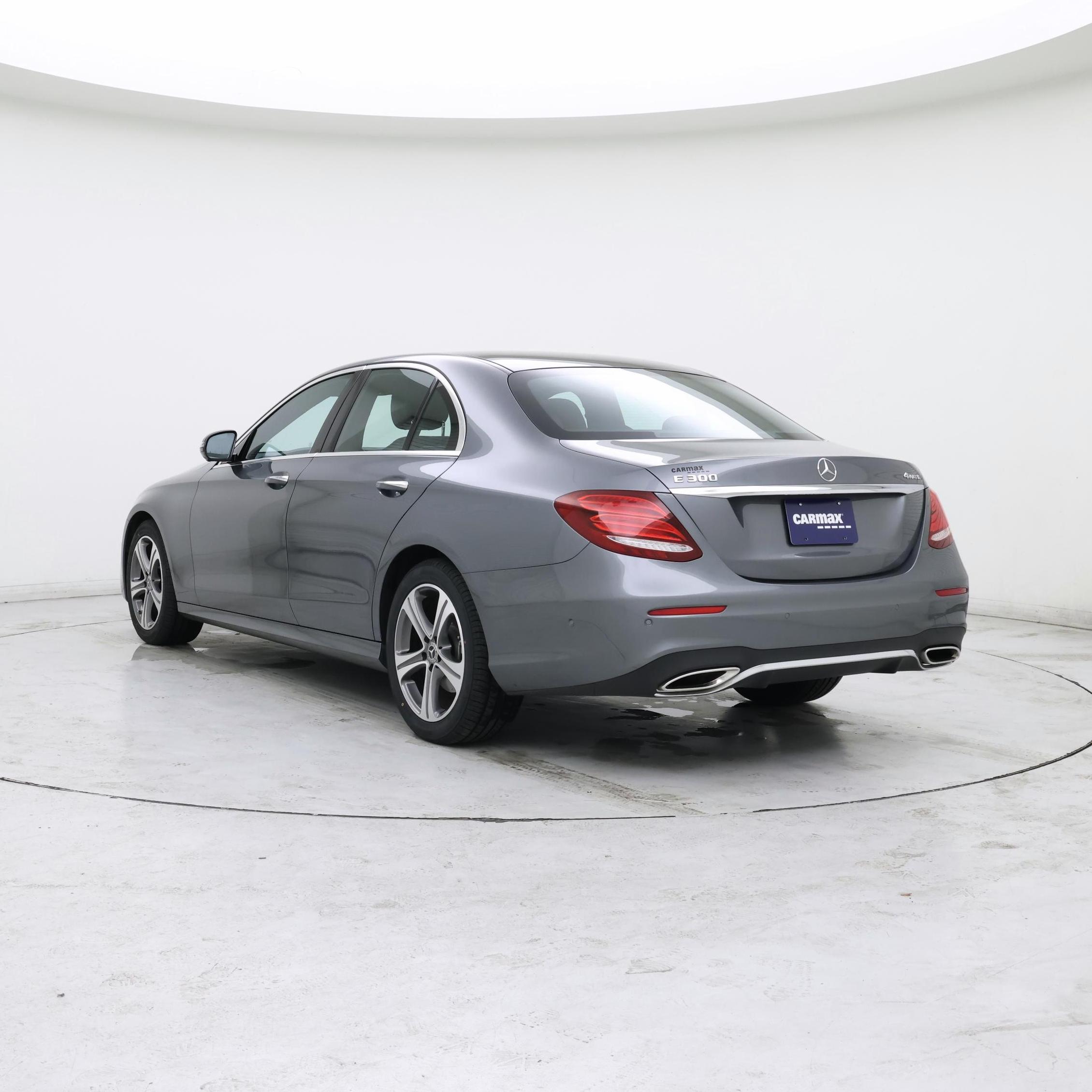 Thumbnail: 2019 Mercedes-Benz E-Class - 2