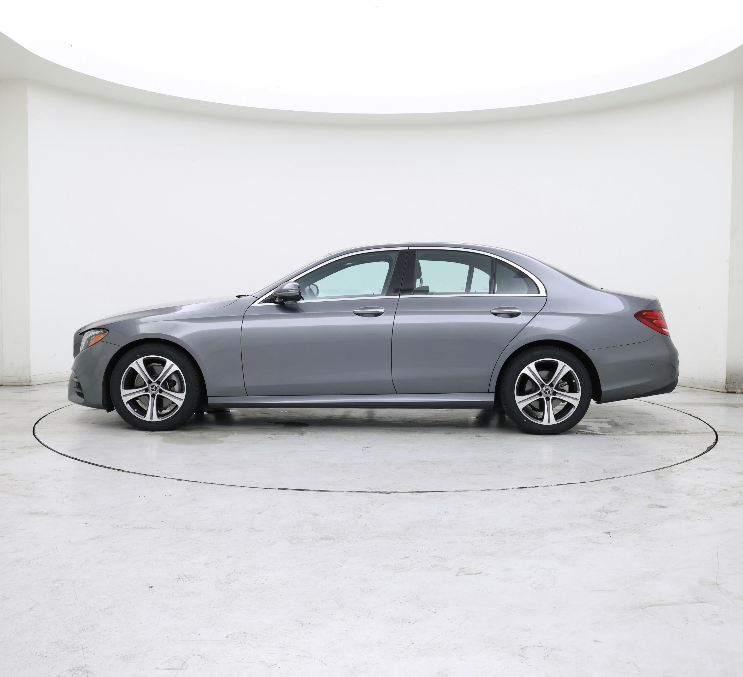 Thumbnail: 2019 Mercedes-Benz E-Class - 3