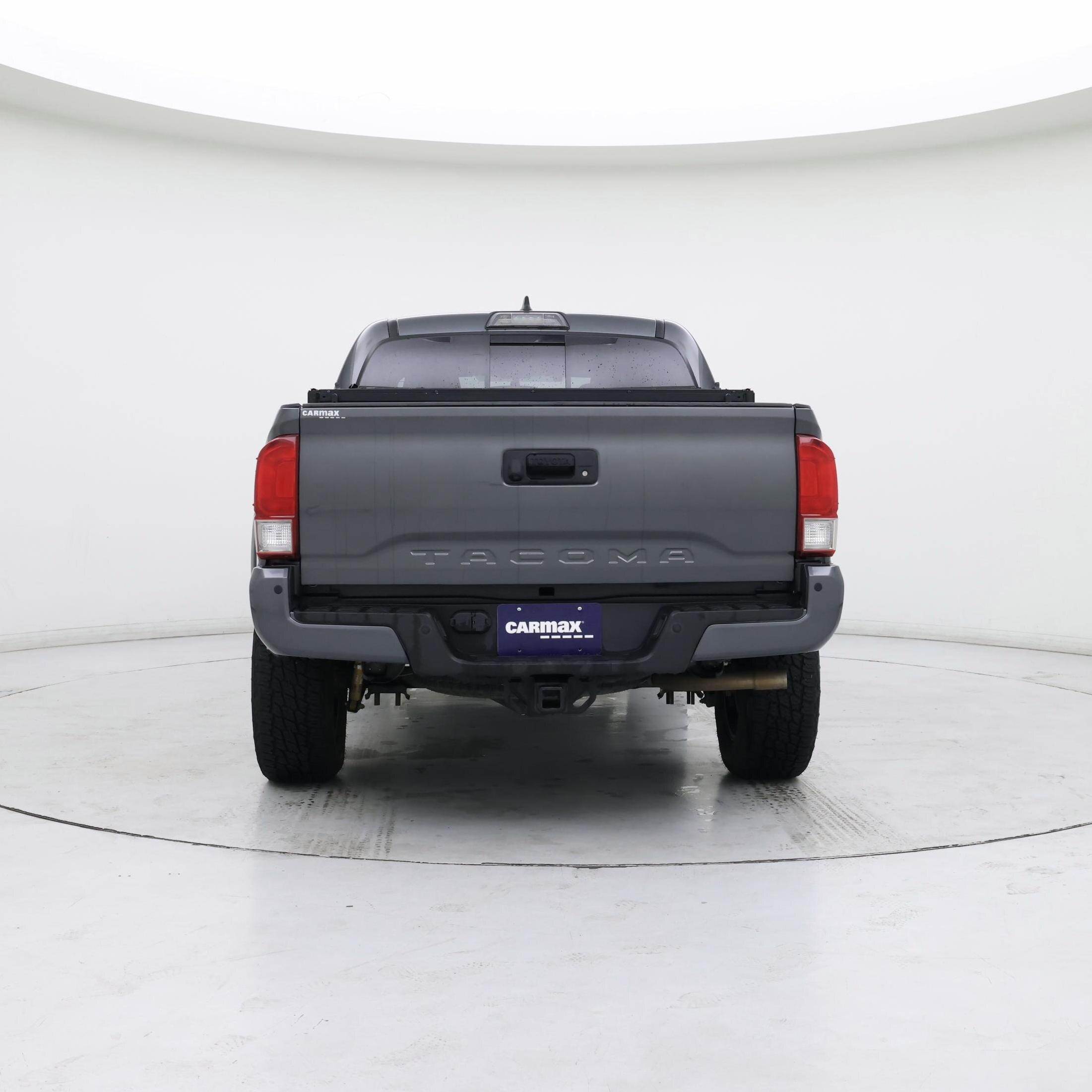 Thumbnail: 2017 Toyota Tacoma - 6