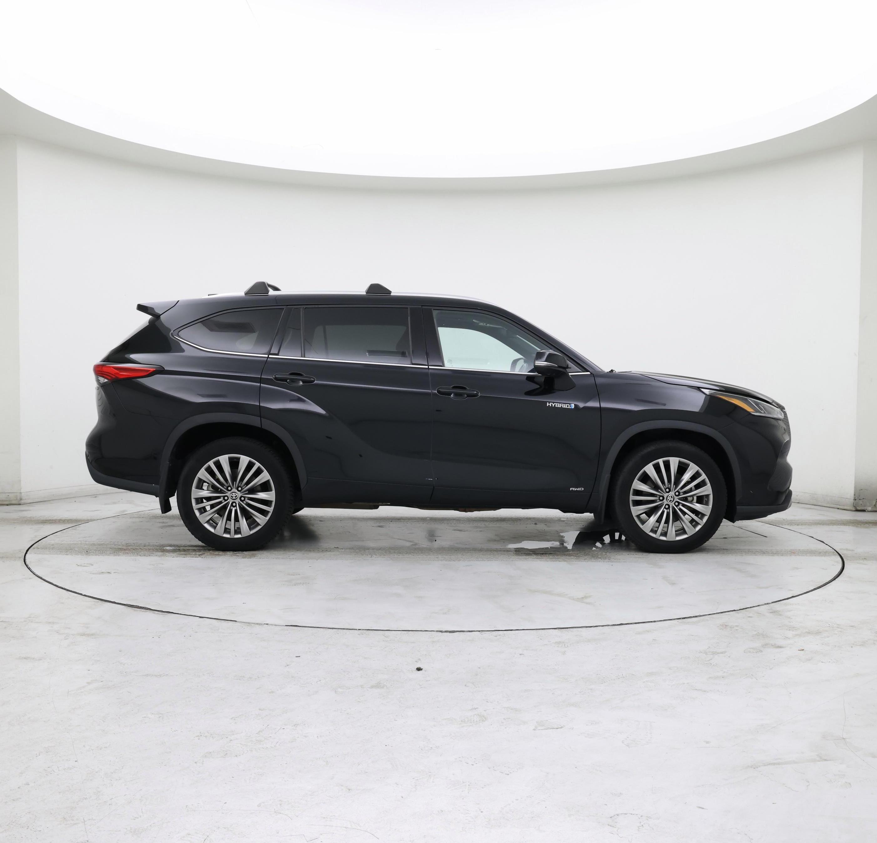 Thumbnail: 2021 Toyota Highlander - 7