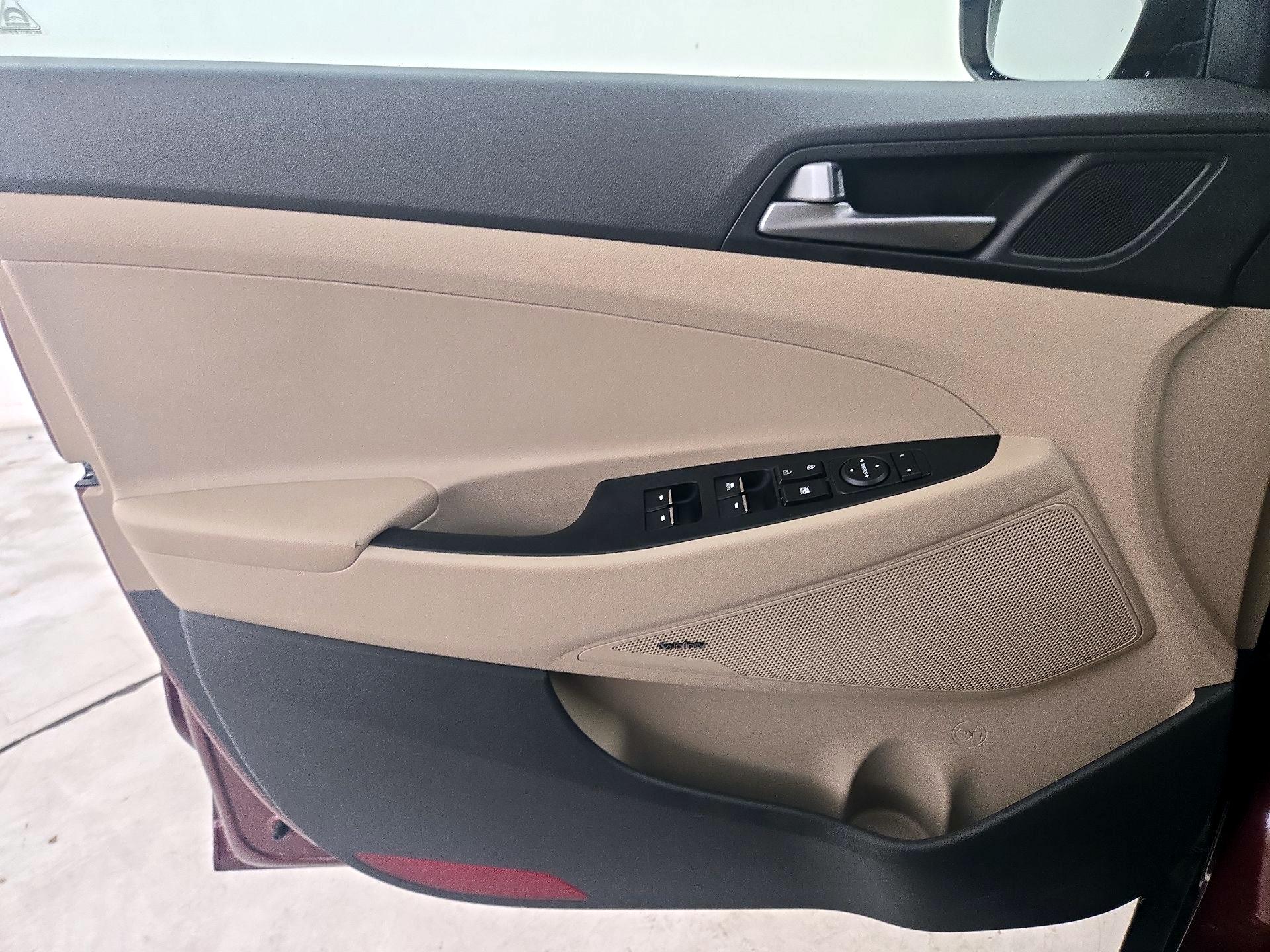 Thumbnail: 2017 Hyundai Tucson - 12