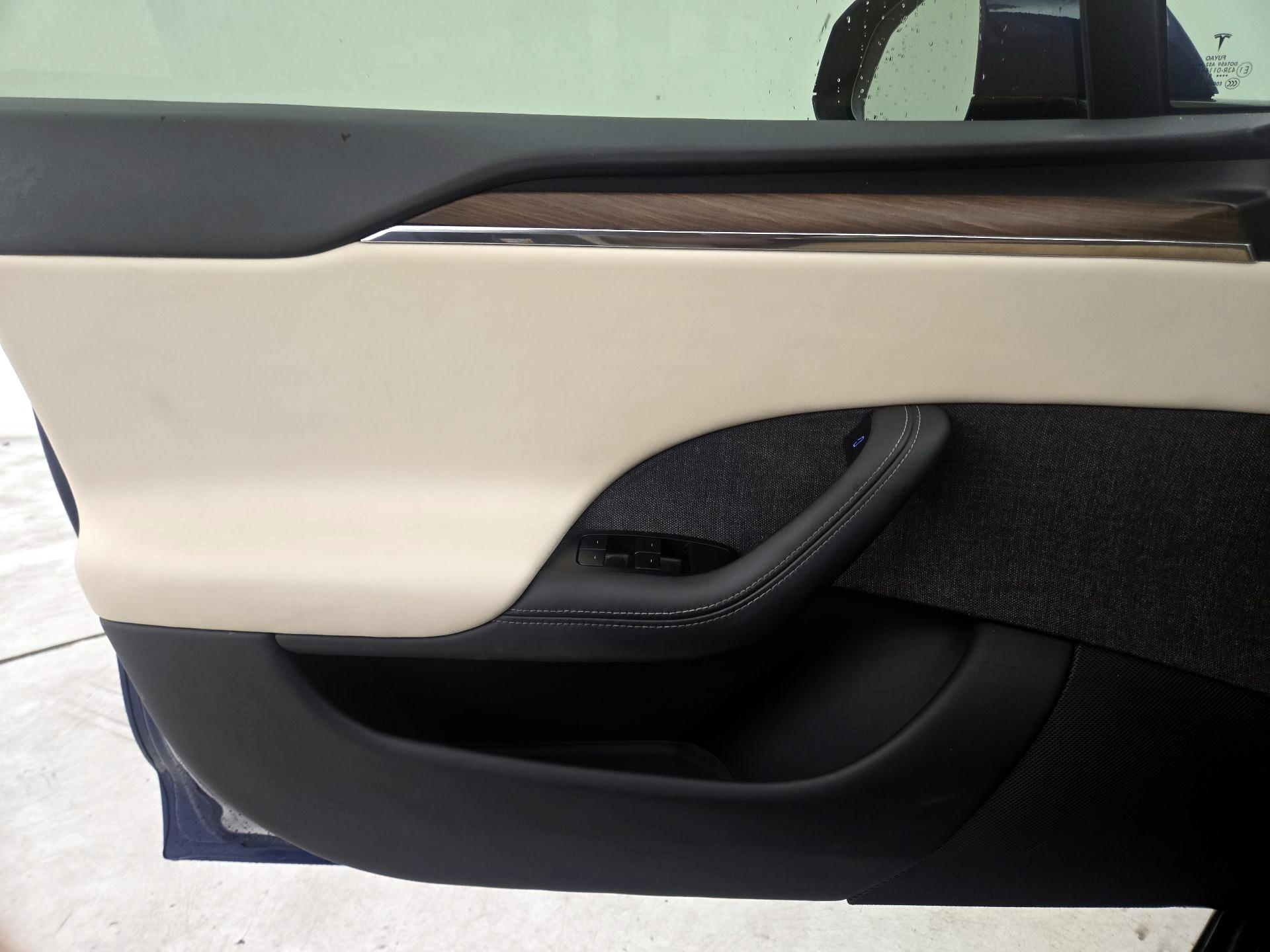 Thumbnail: 2022 Tesla Model S - 12