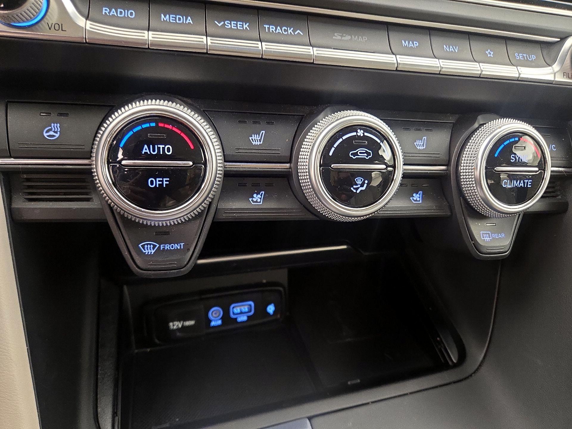 Thumbnail: 2020 Genesis G70 - 17