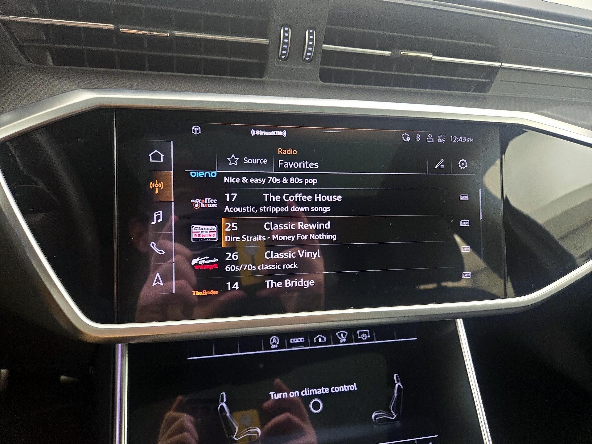 Thumbnail: 2021 Audi RS 6 - 16