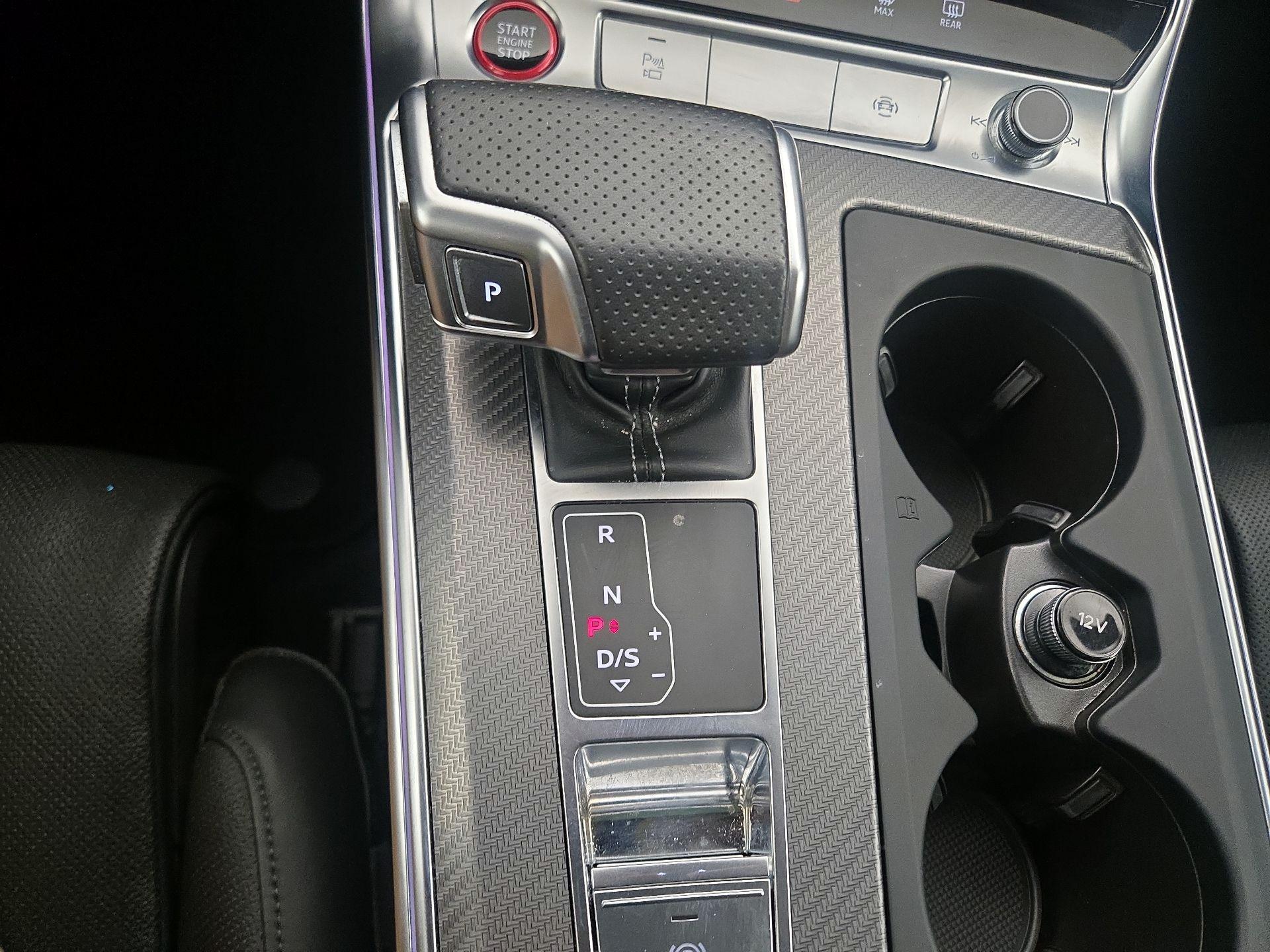 Thumbnail: 2021 Audi RS 6 - 18