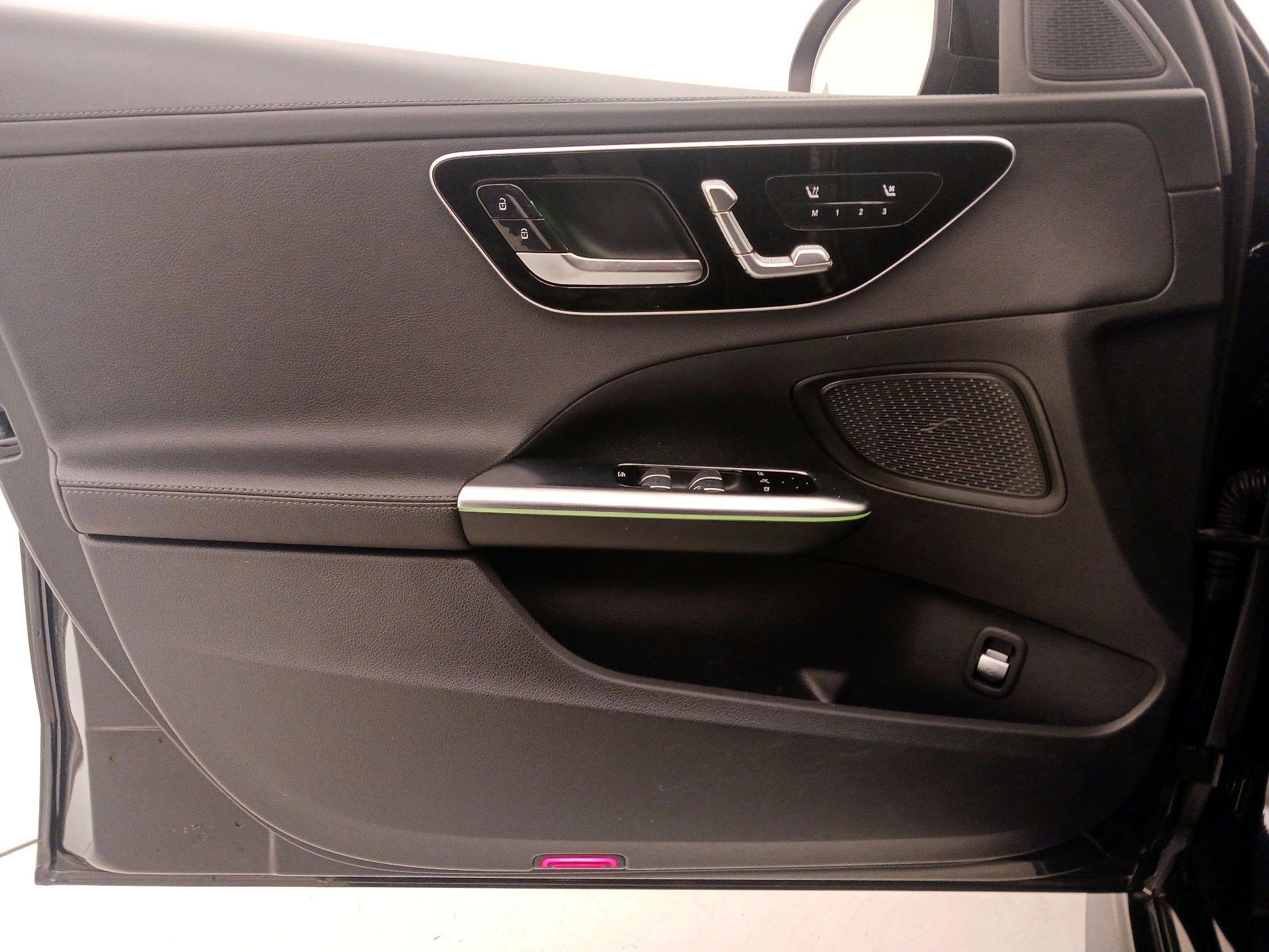 Thumbnail: 2023 Mercedes-Benz C-Class - 12