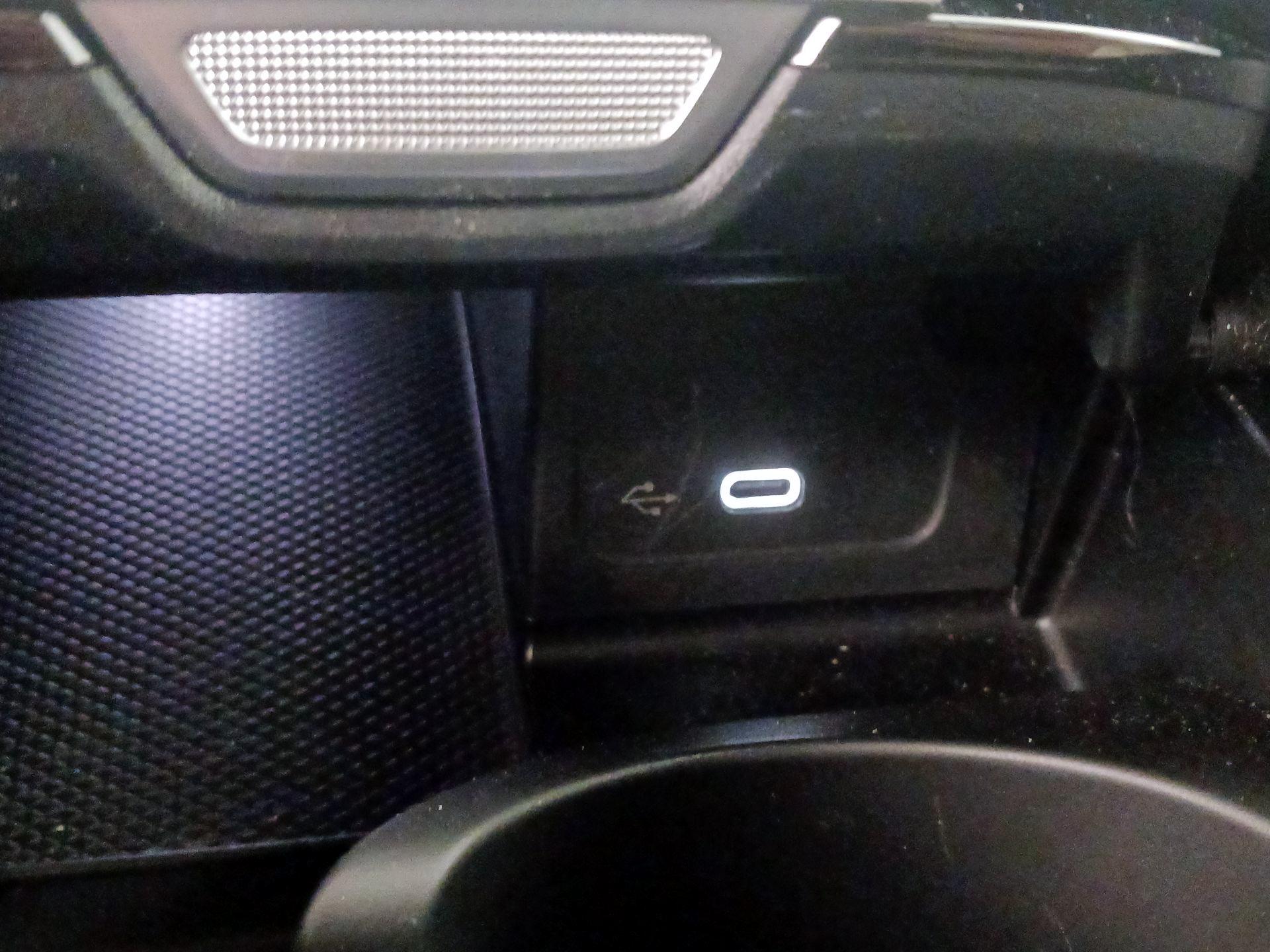 Thumbnail: 2023 Mercedes-Benz C-Class - 18