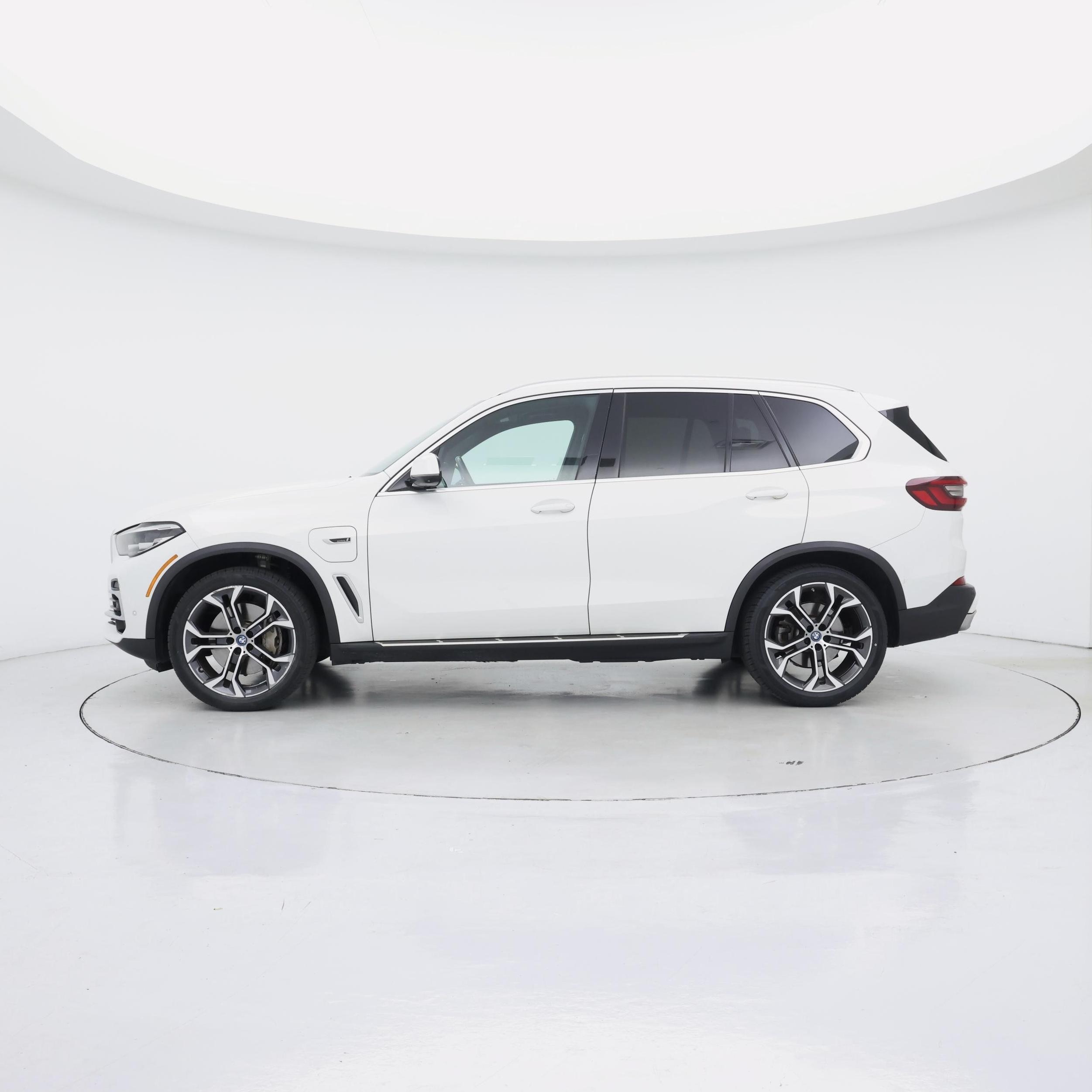 Thumbnail: 2022 BMW X5 - 3