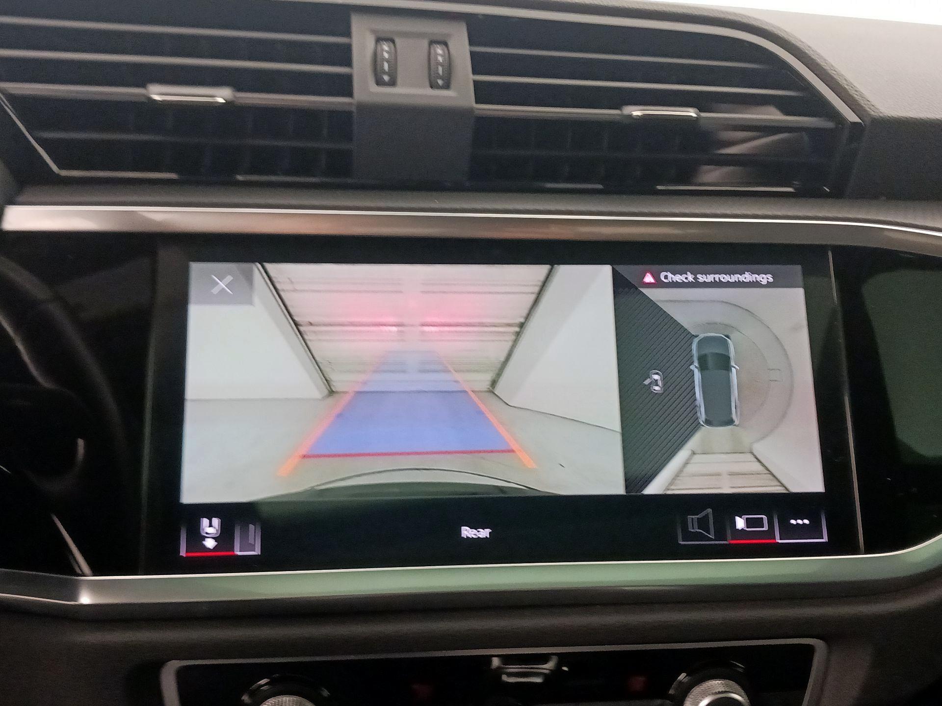 Thumbnail: 2022 Audi Q3 - 15