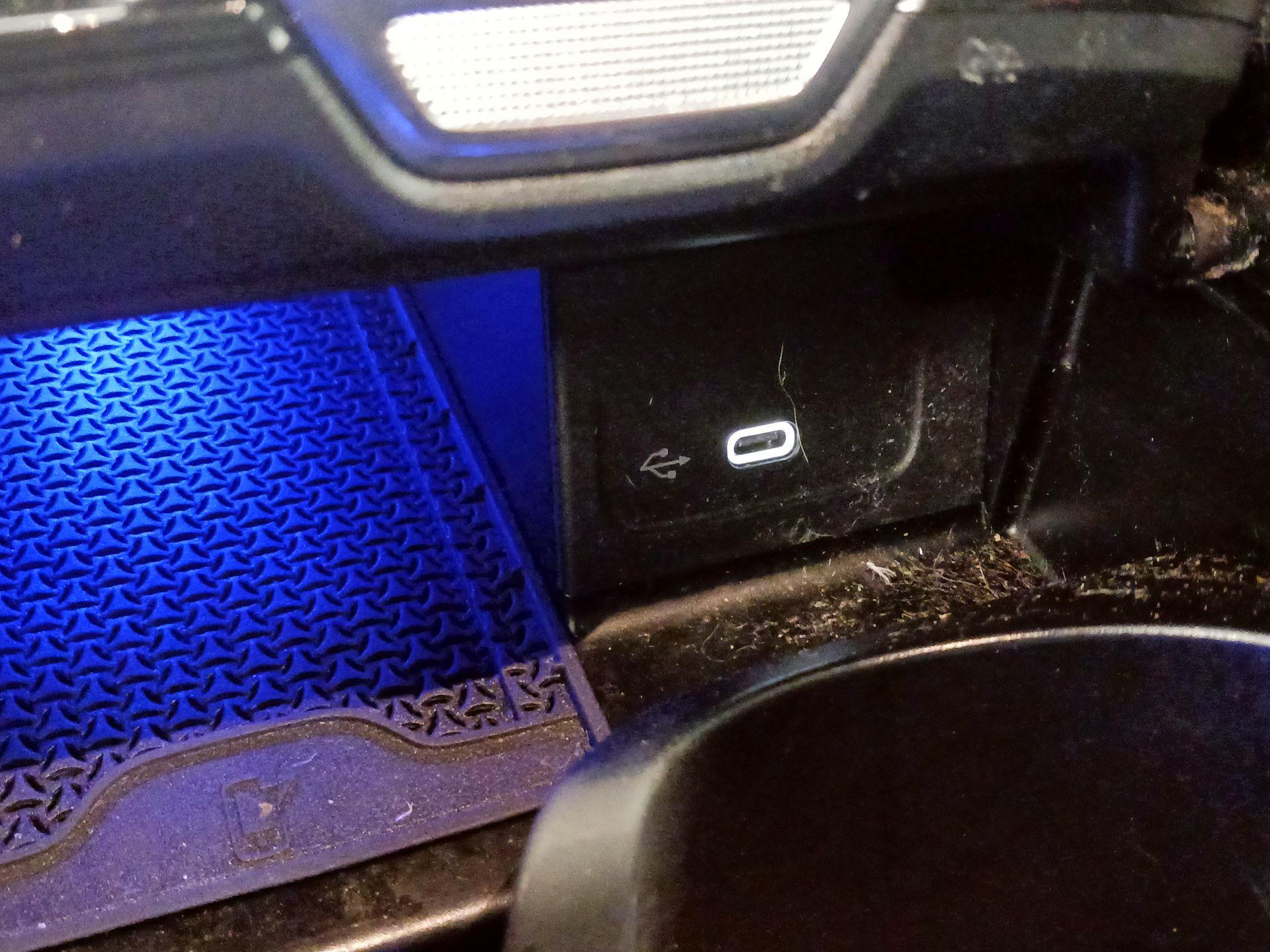 Thumbnail: 2023 Mercedes-Benz C-Class - 19