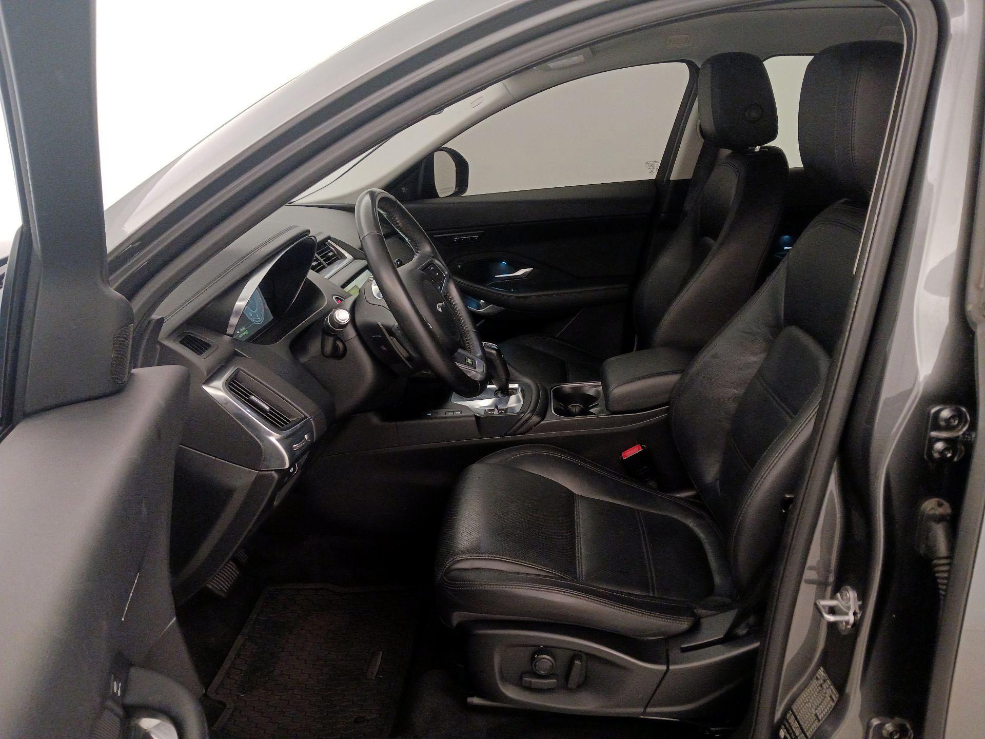 Thumbnail: 2020 Jaguar E-Pace - 11