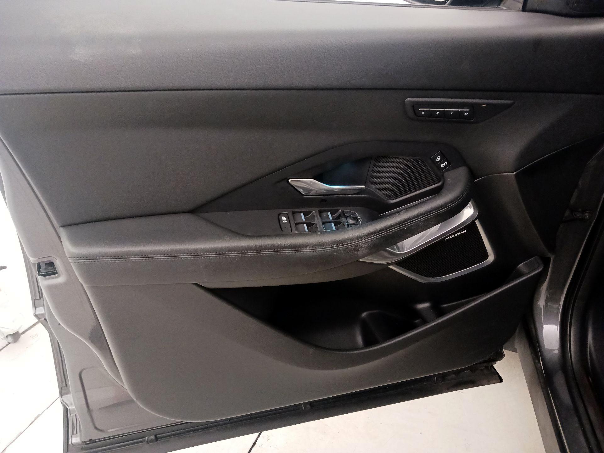 Thumbnail: 2020 Jaguar E-Pace - 12