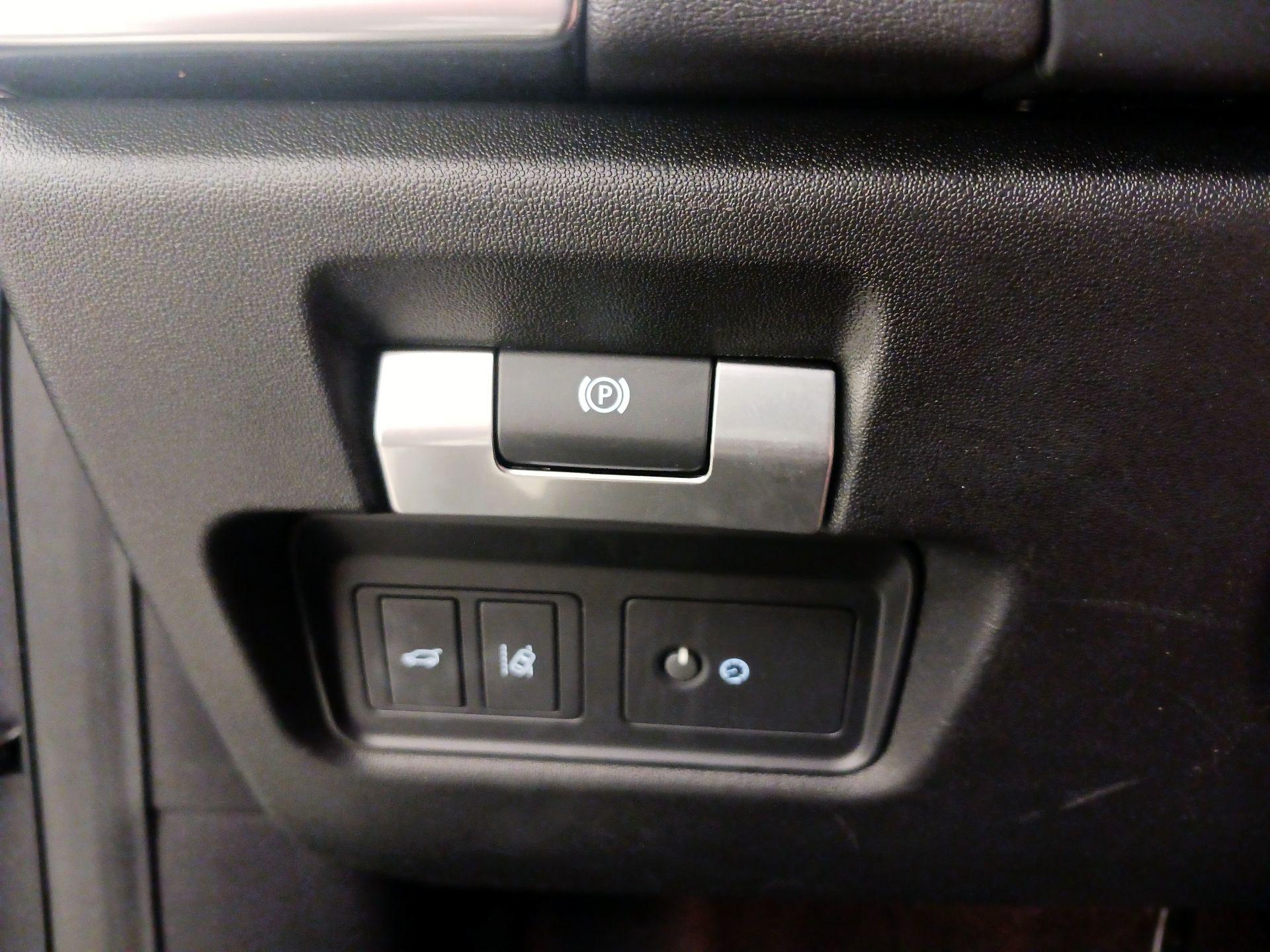 Thumbnail: 2020 Jaguar E-Pace - 13