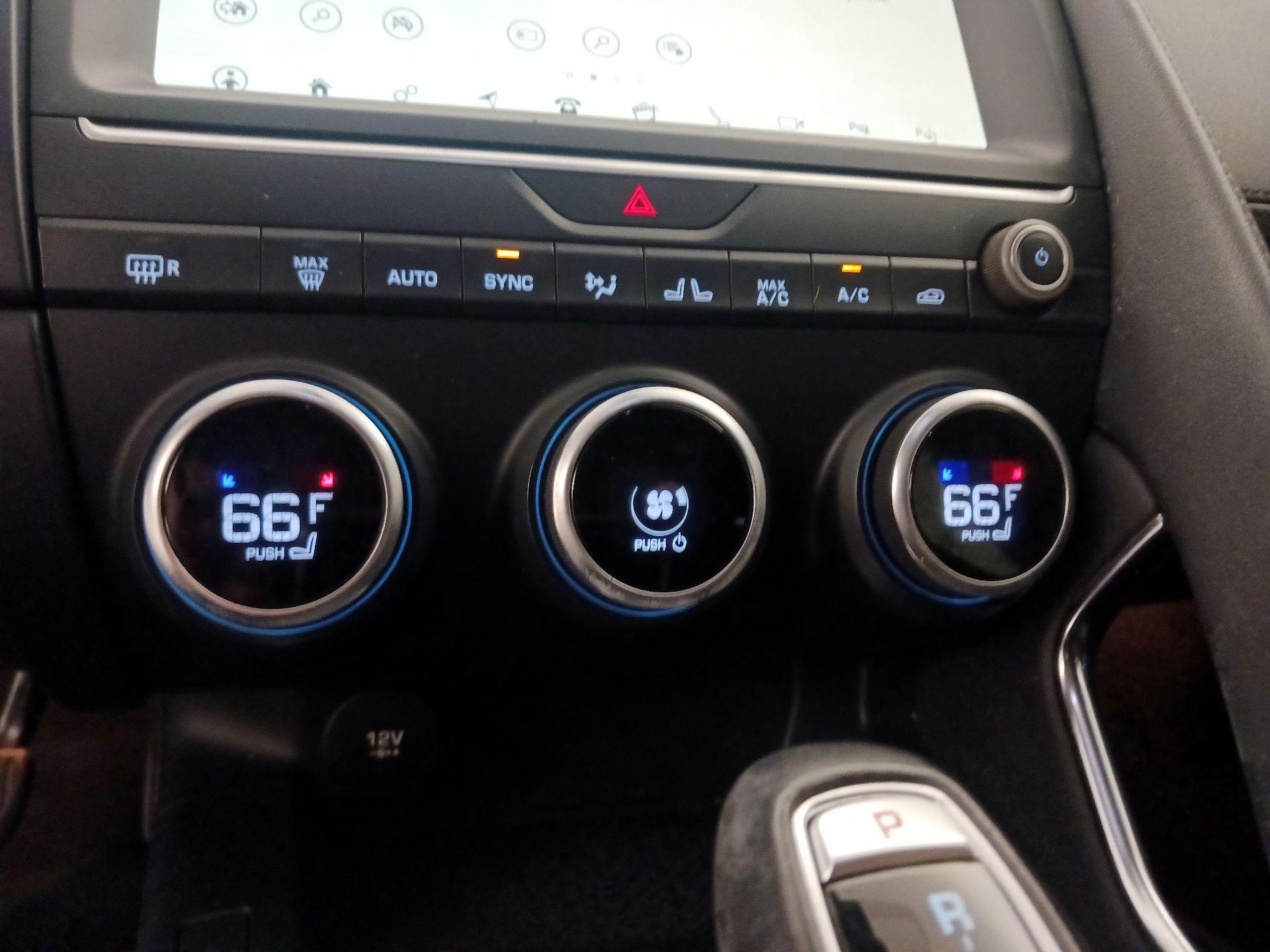 Thumbnail: 2020 Jaguar E-Pace - 17