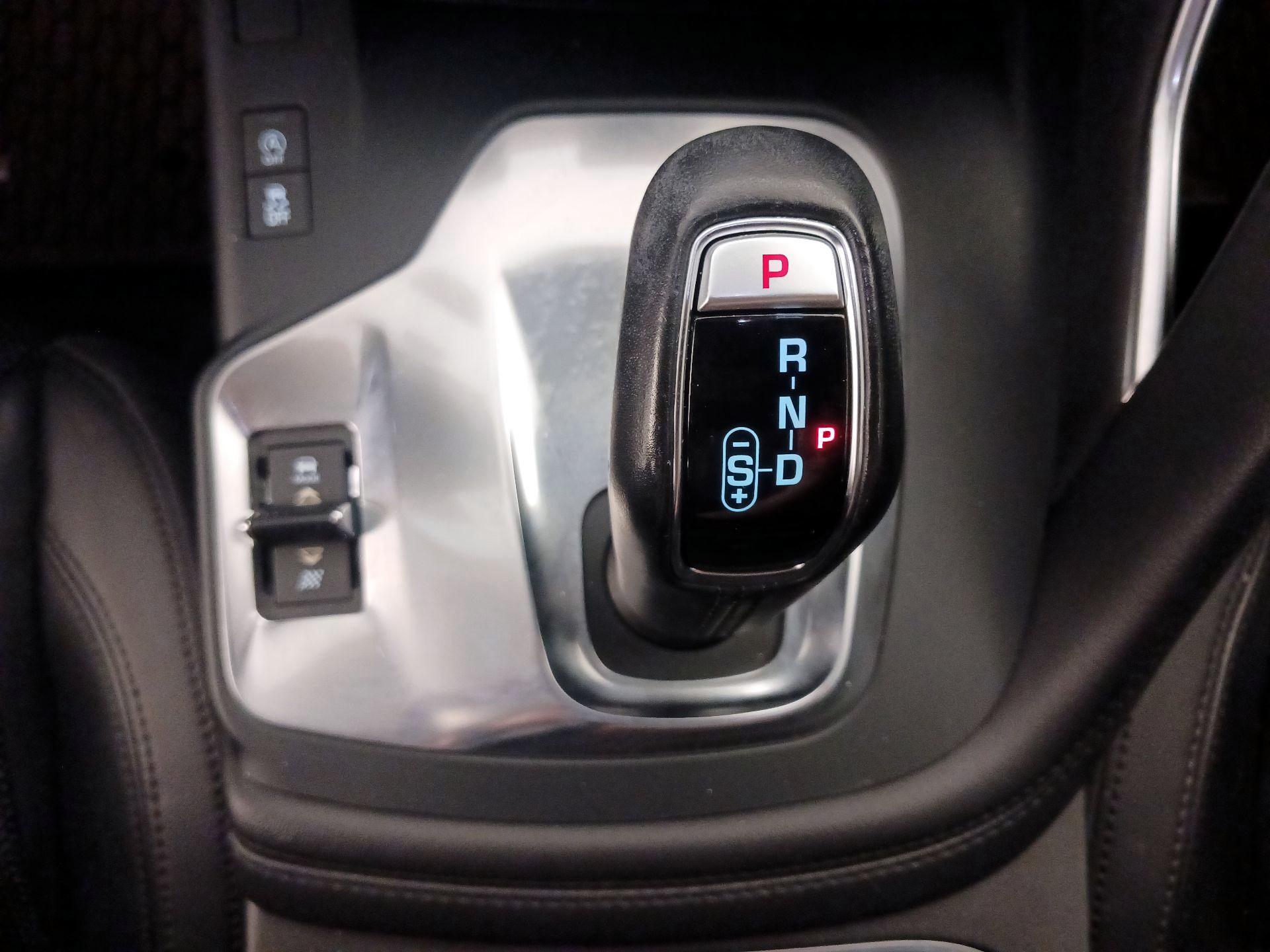 Thumbnail: 2020 Jaguar E-Pace - 18